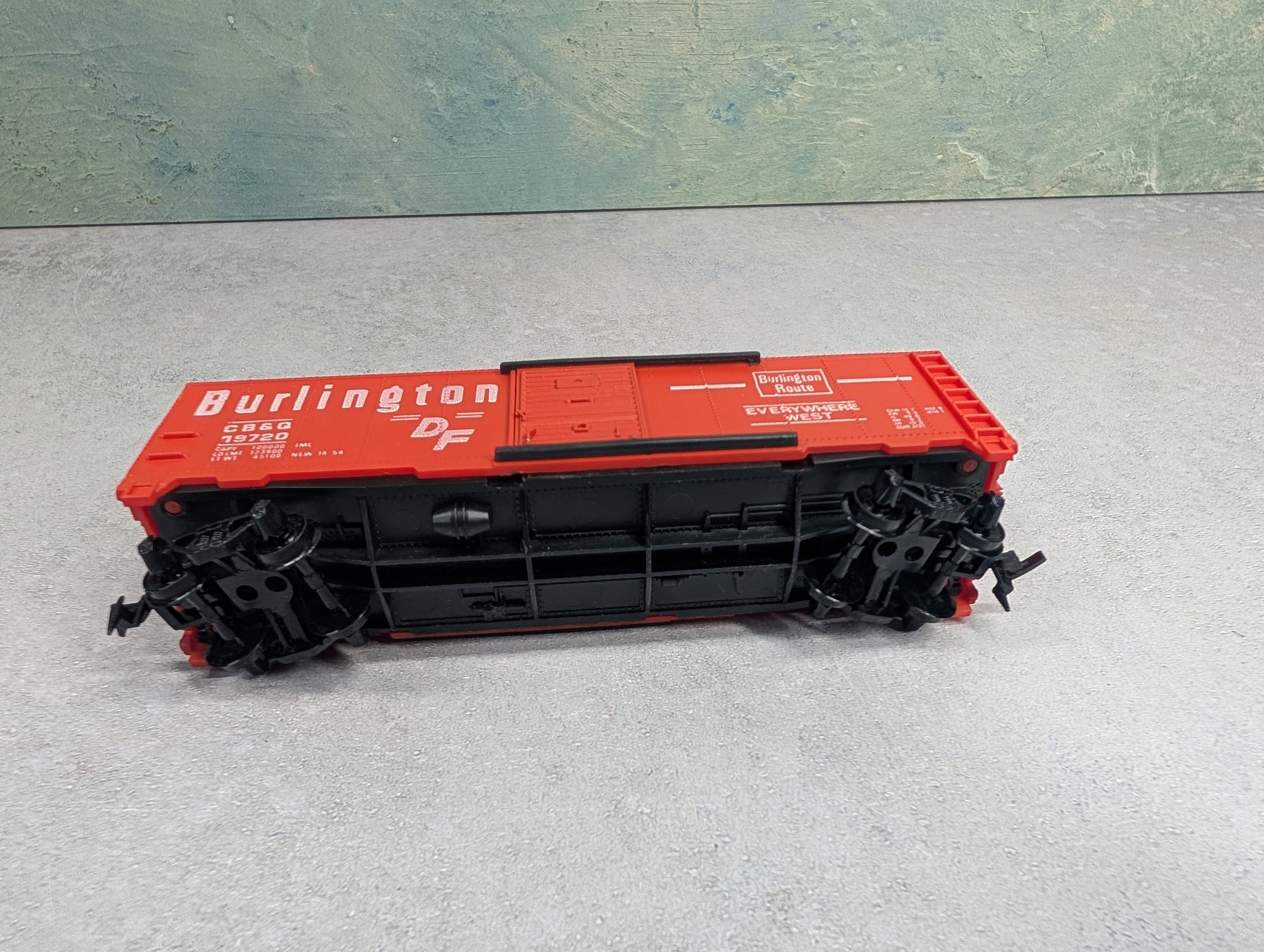 USED Tyco HO Scale 40' Box Car Burlington CB&Q #19720