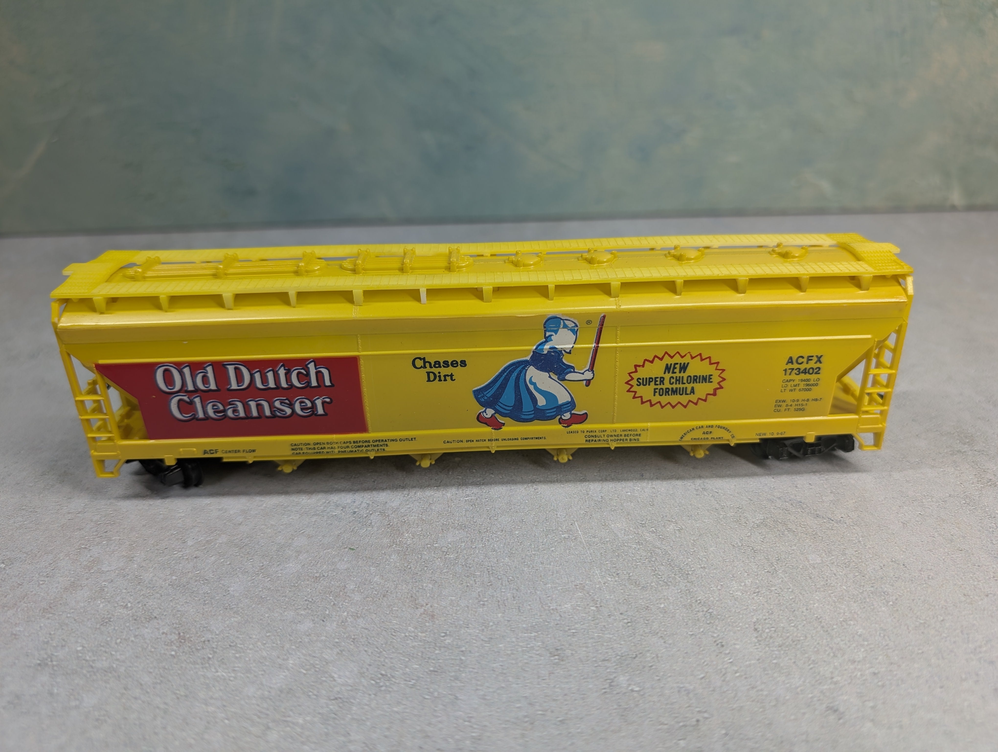 USED Tyco HO Scale ACF Centerflow Covered Hopper Old Dutch Cleanser ACFX #173402