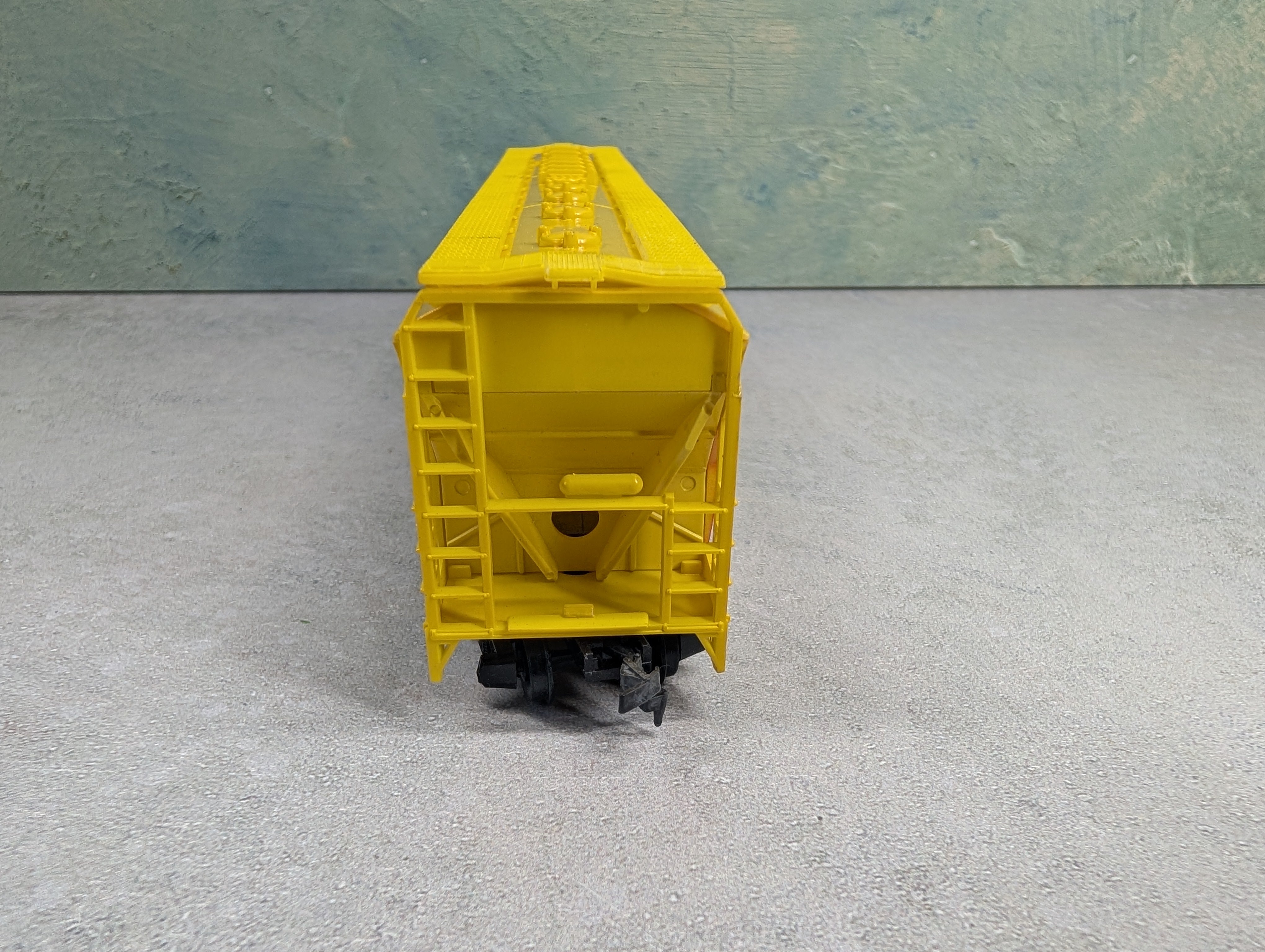 USED Tyco HO Scale ACF Centerflow Covered Hopper Old Dutch Cleanser ACFX #173402