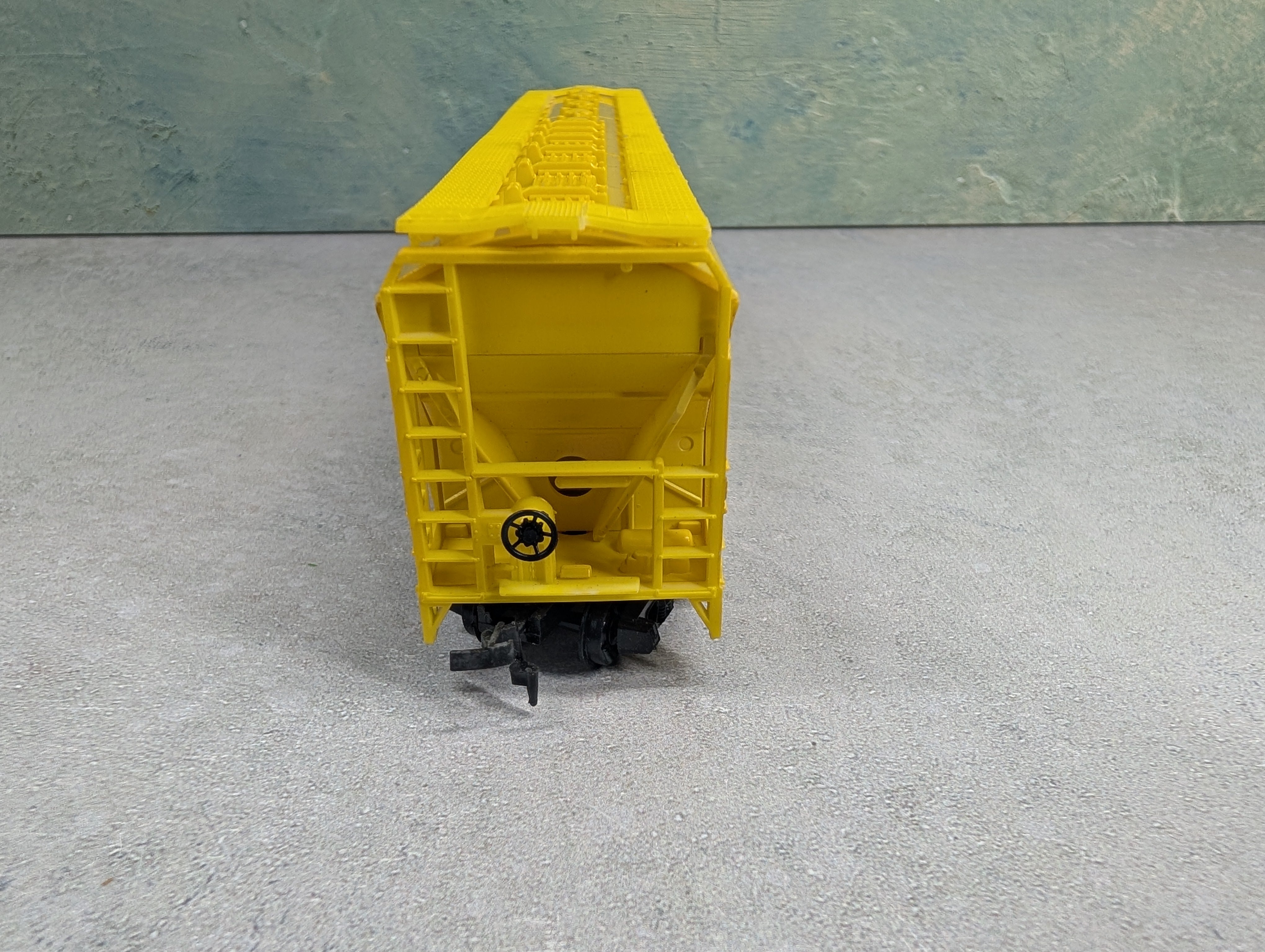 USED Tyco HO Scale ACF Centerflow Covered Hopper Old Dutch Cleanser ACFX #173402