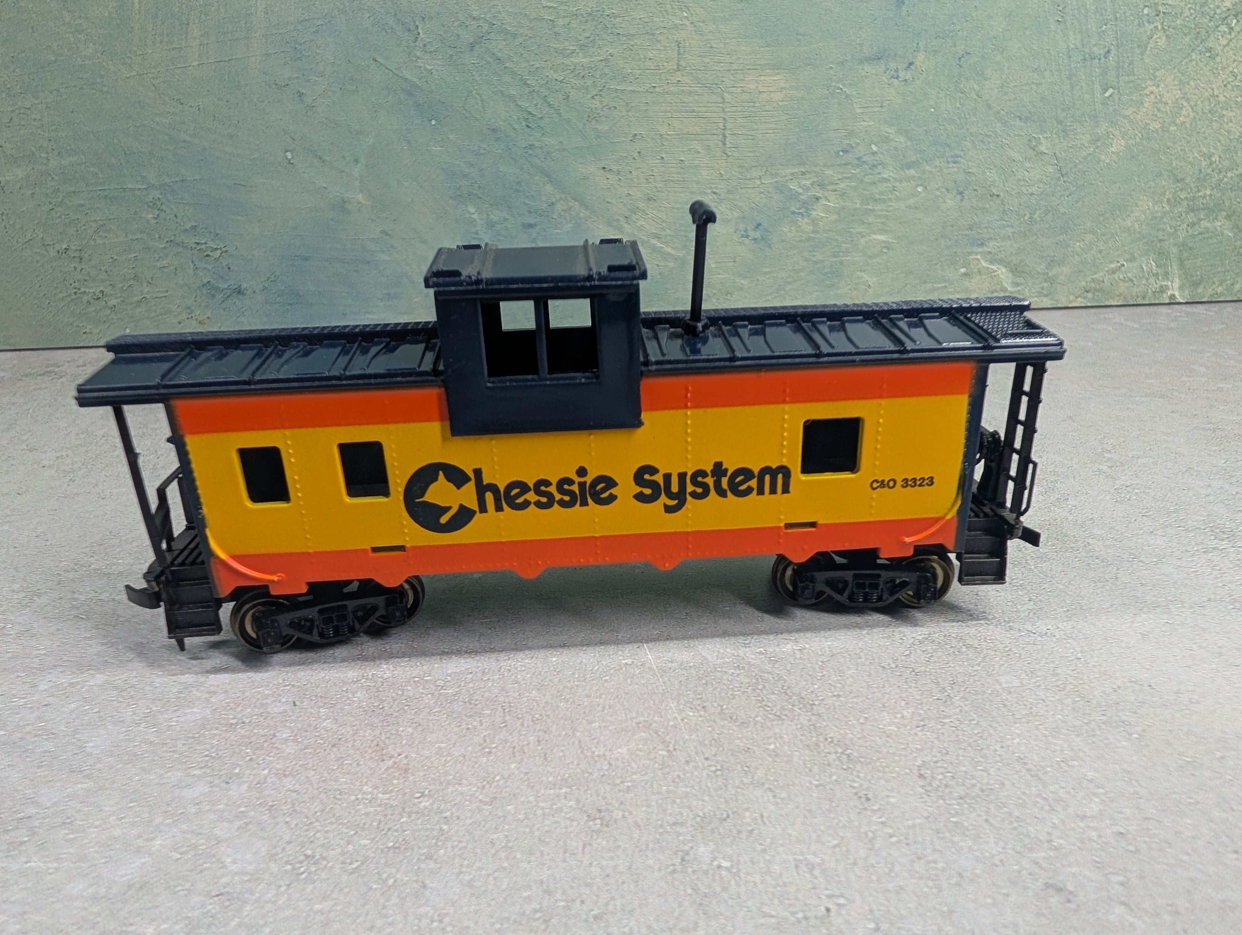 USED Tyco HO Scale Caboose Chessie System C&O #3323