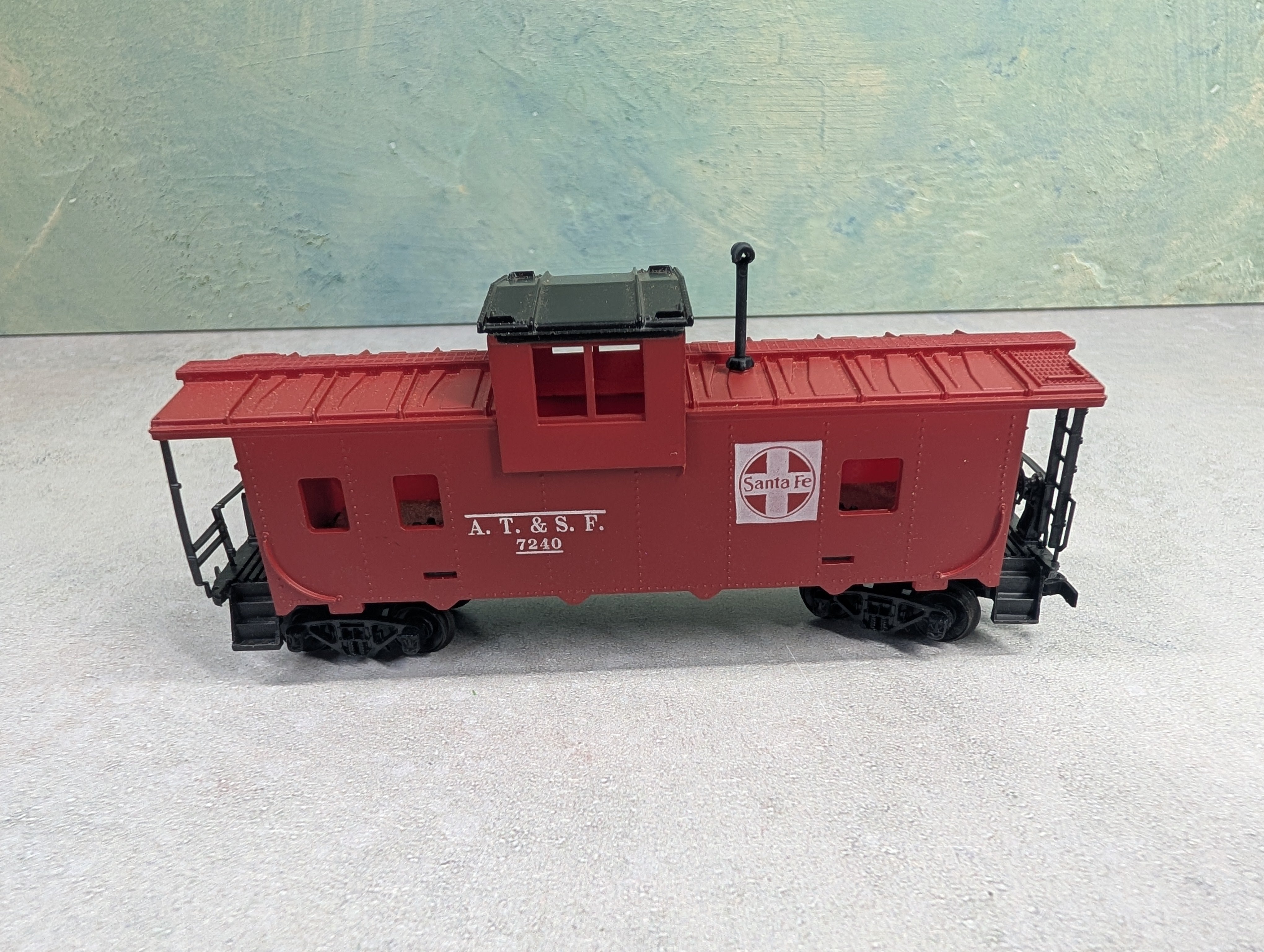 USED Tyco HO Scale Caboose Santa Fe ATSF #7240