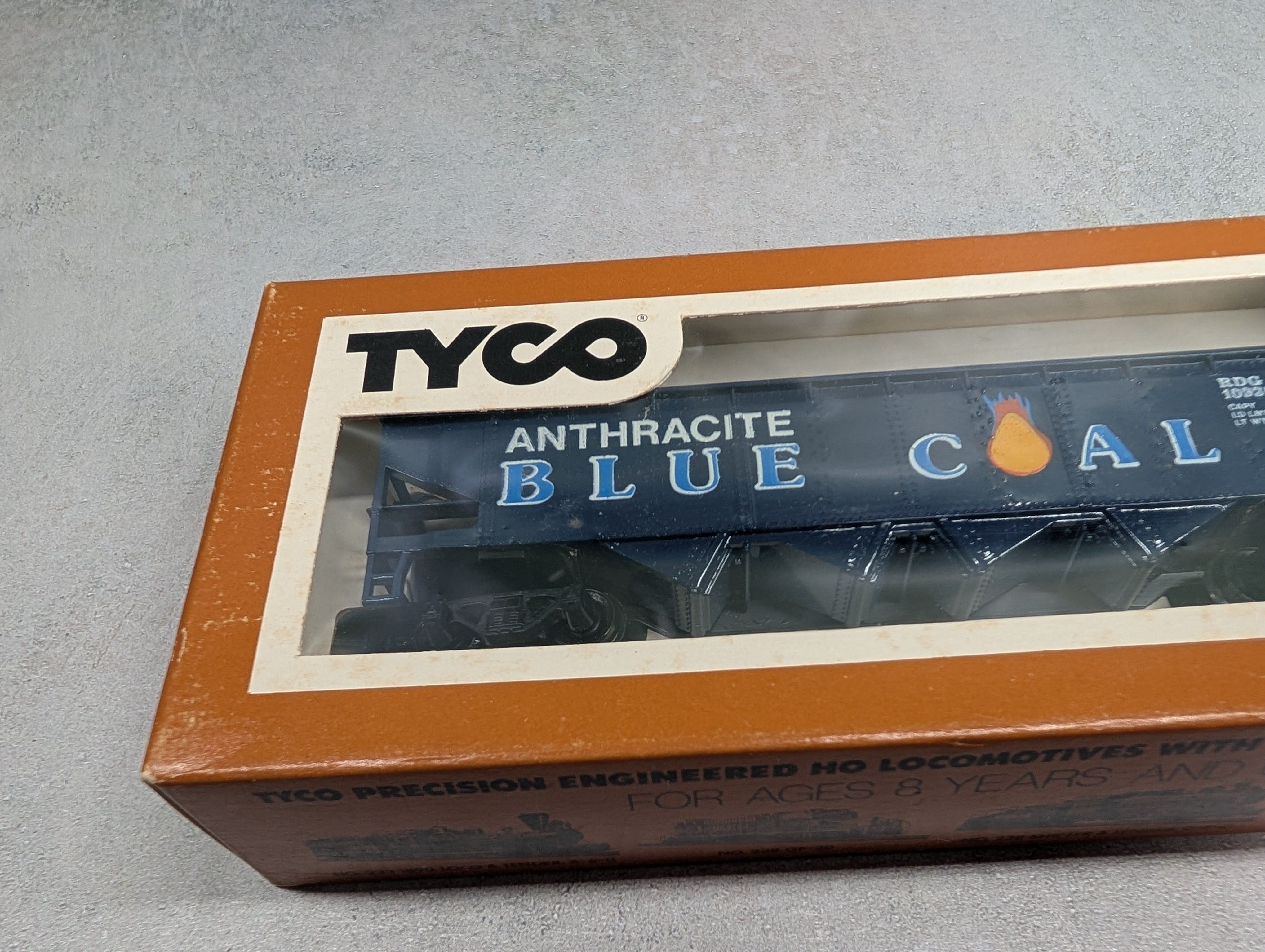 USED Tyco 366C HO Scale Billboard Hopper Anthracite Blue Coal RDG #109300