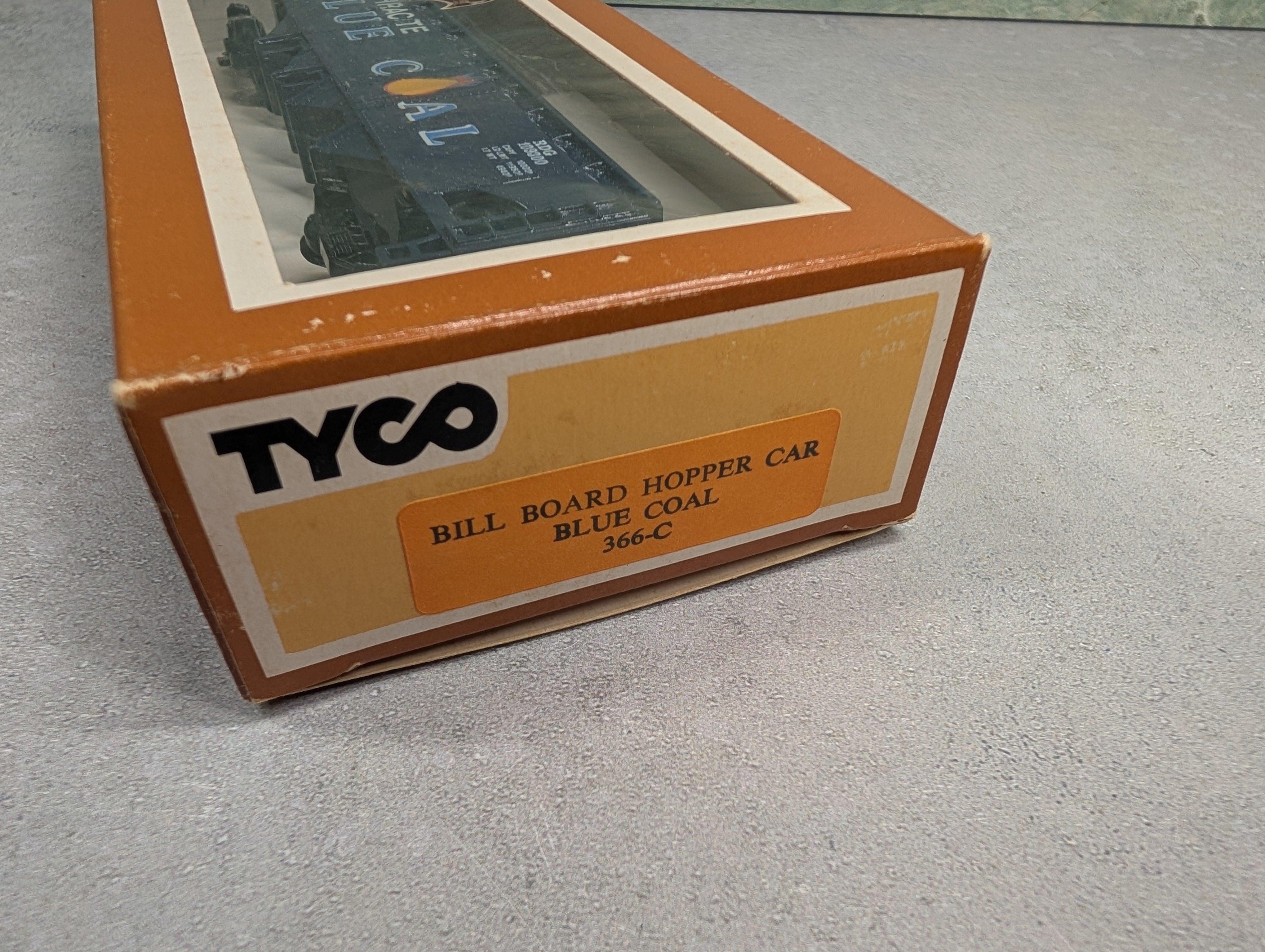USED Tyco 366C HO Scale Billboard Hopper Anthracite Blue Coal RDG #109300