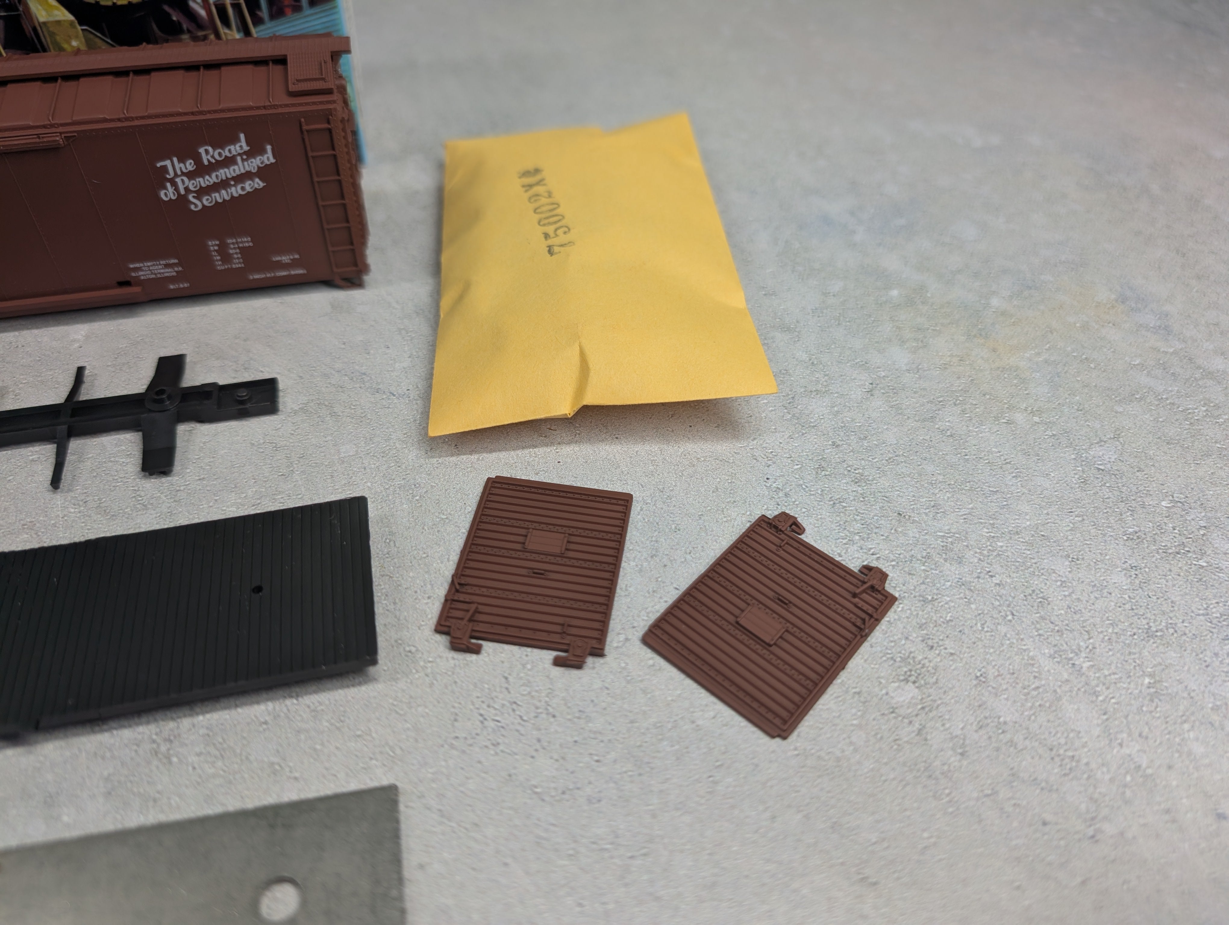 USED Athearn 2272 HO Scale 50' Single-Door Box Car Illinois Terminal ITC #9048 Bev-Bel KIT