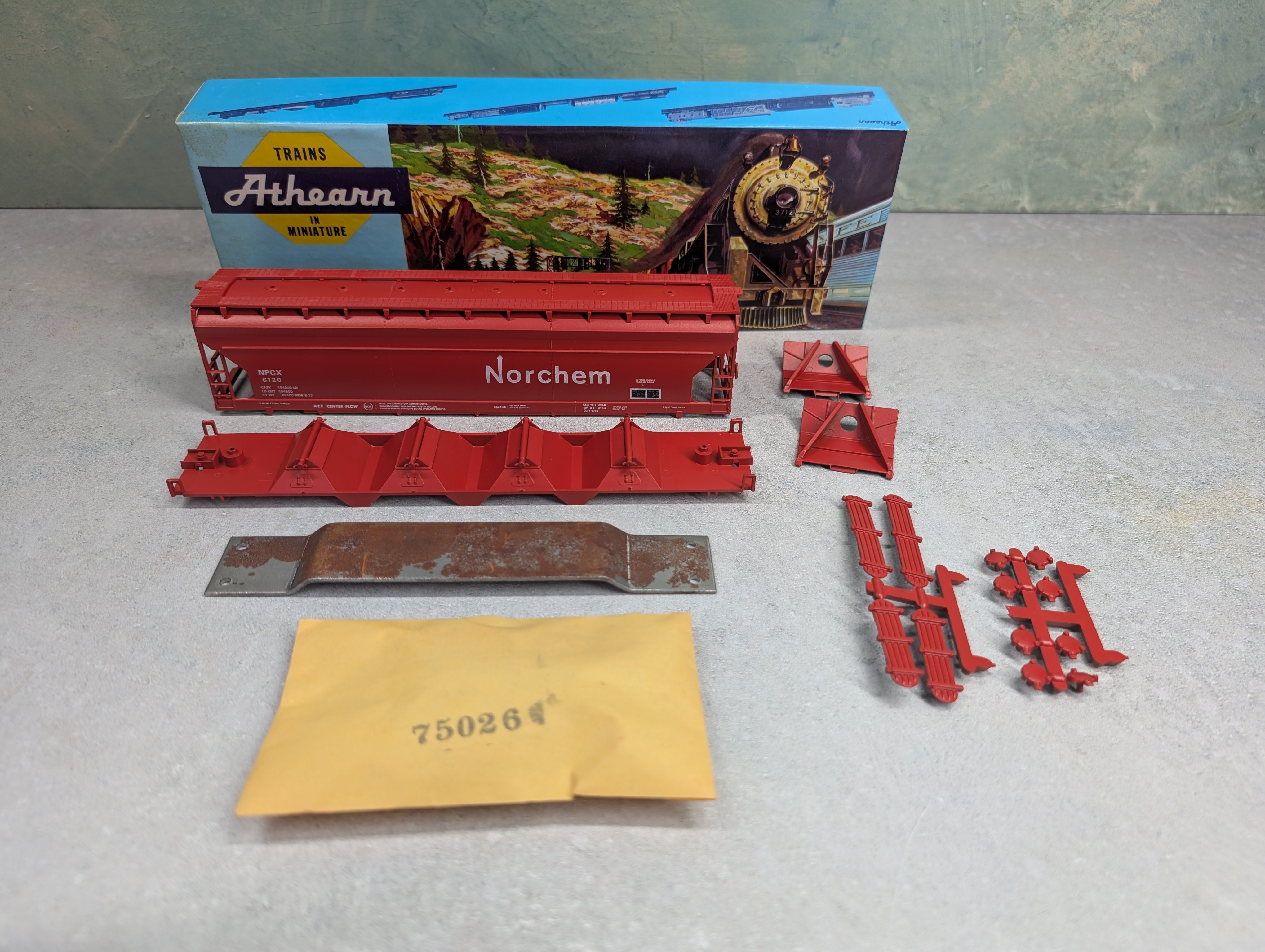 USED Athearn #318-1 HO Scale 55' ACF Center-Flow Hopper Norchem NPCX #6120 Bev-Bel KIT