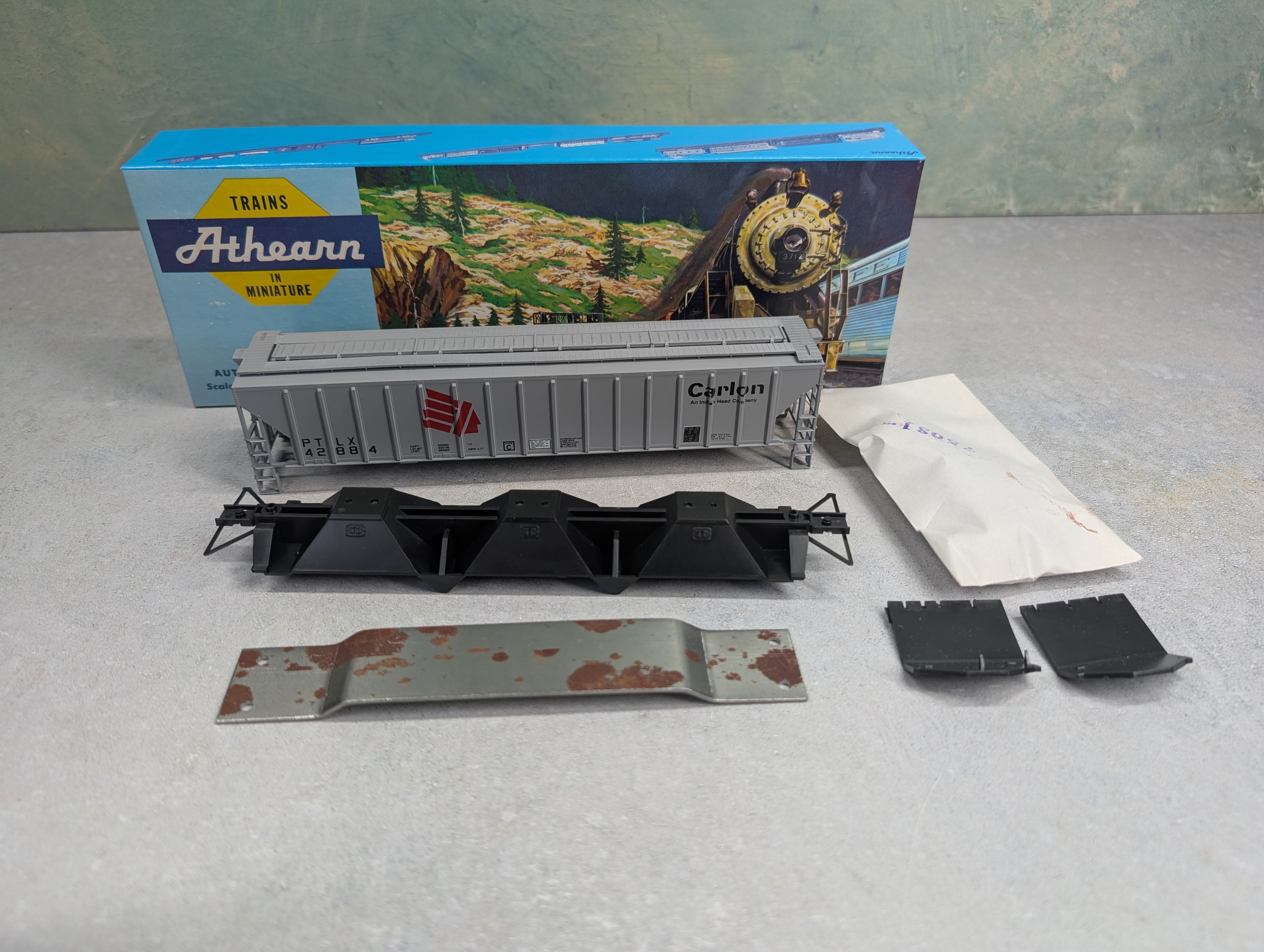 USED Athearn 1797 HO Scale 54' PS Ribside Hopper Carlon PTLX #42884 Bev-Bel KIT