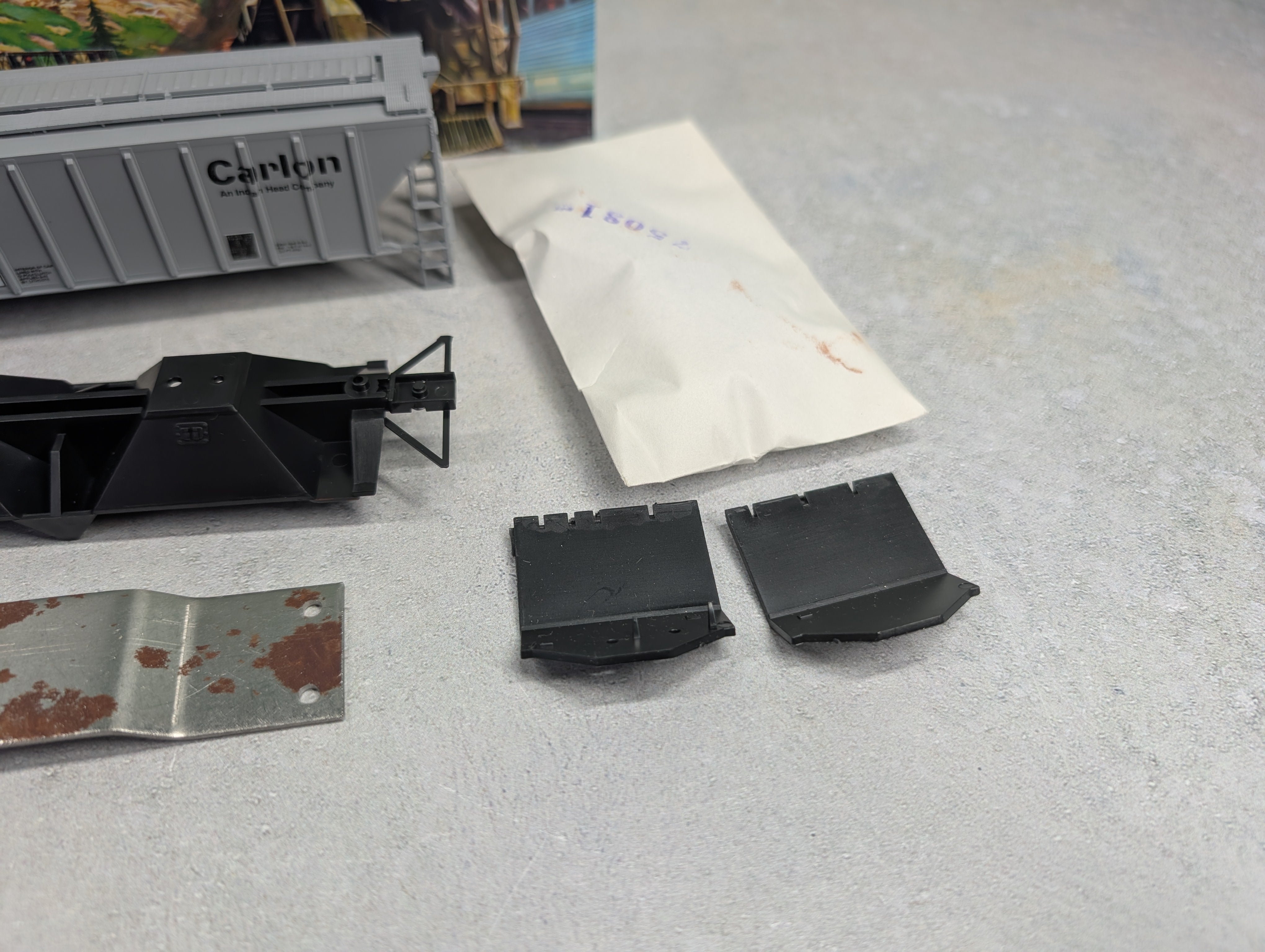 USED Athearn 1797 HO Scale 54' PS Ribside Hopper Carlon PTLX #42884 Bev-Bel KIT