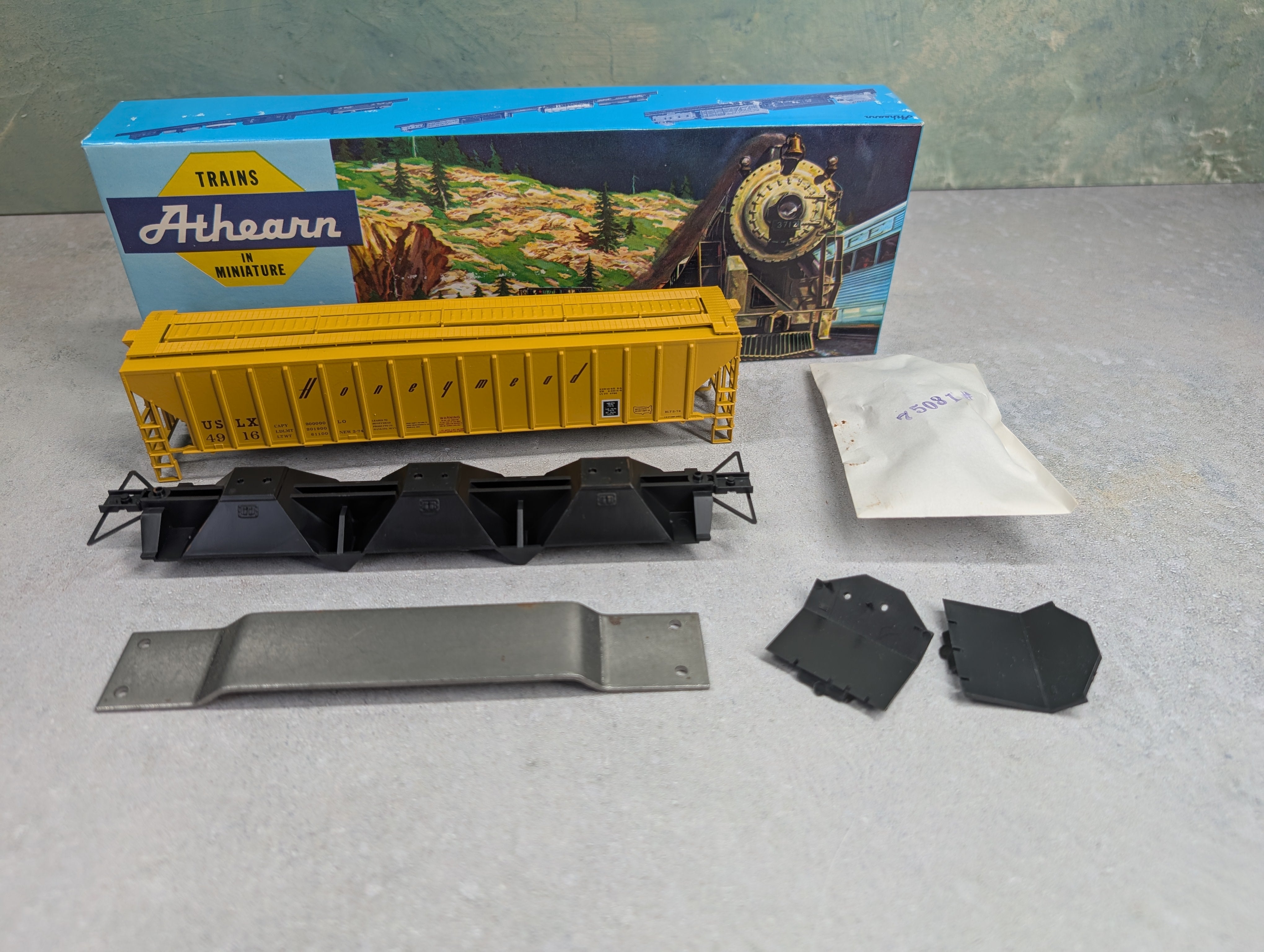 USED Athearn 2288 HO Scale 54' PS Ribside Hopper Honeymead USLX #4916 Bev-Bel KIT
