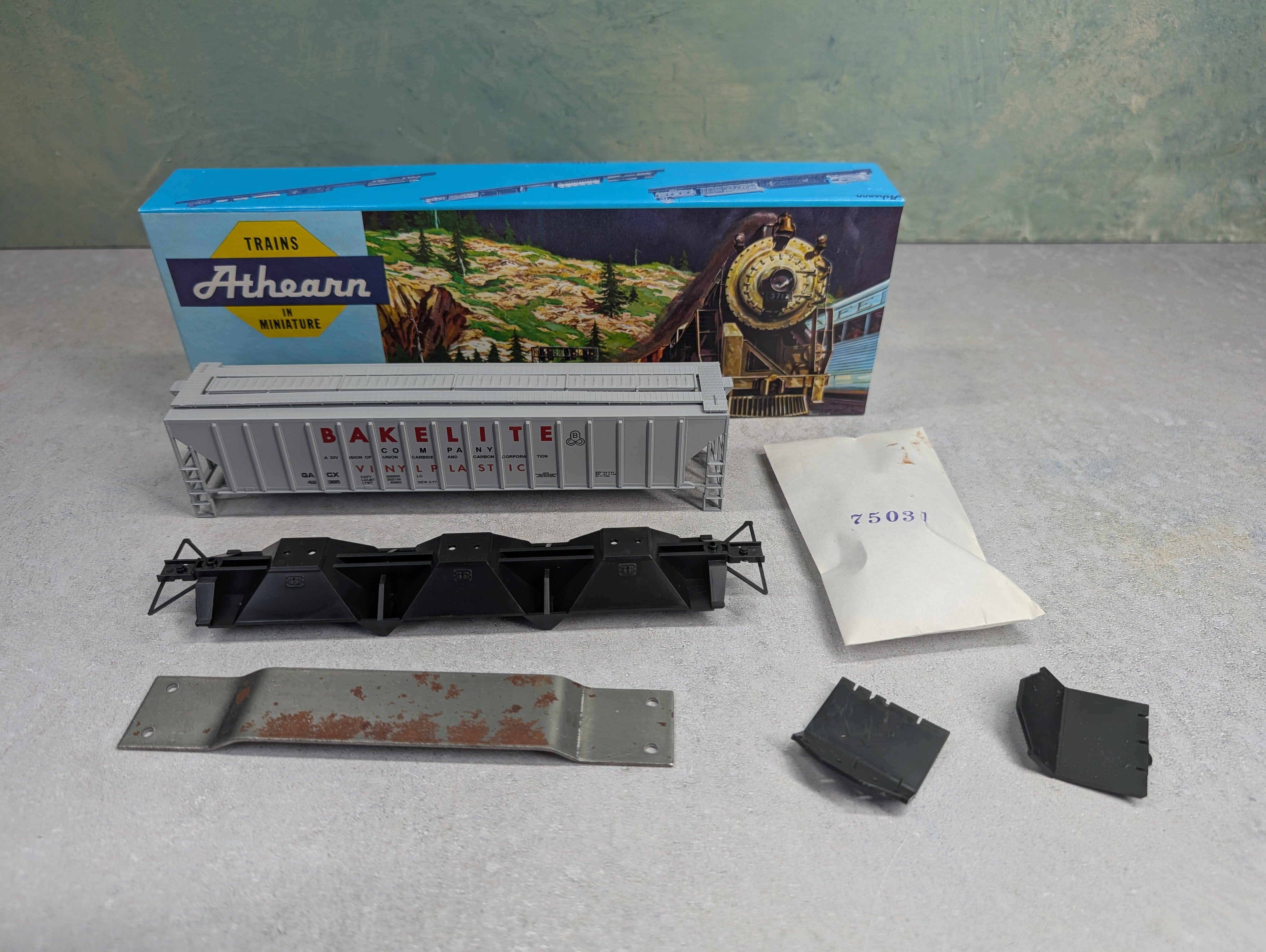 USED Athearn #1402-1 HO Scale 54' PS Ribside Hopper Bakelite GACX #42385 Bev-Bel KIT