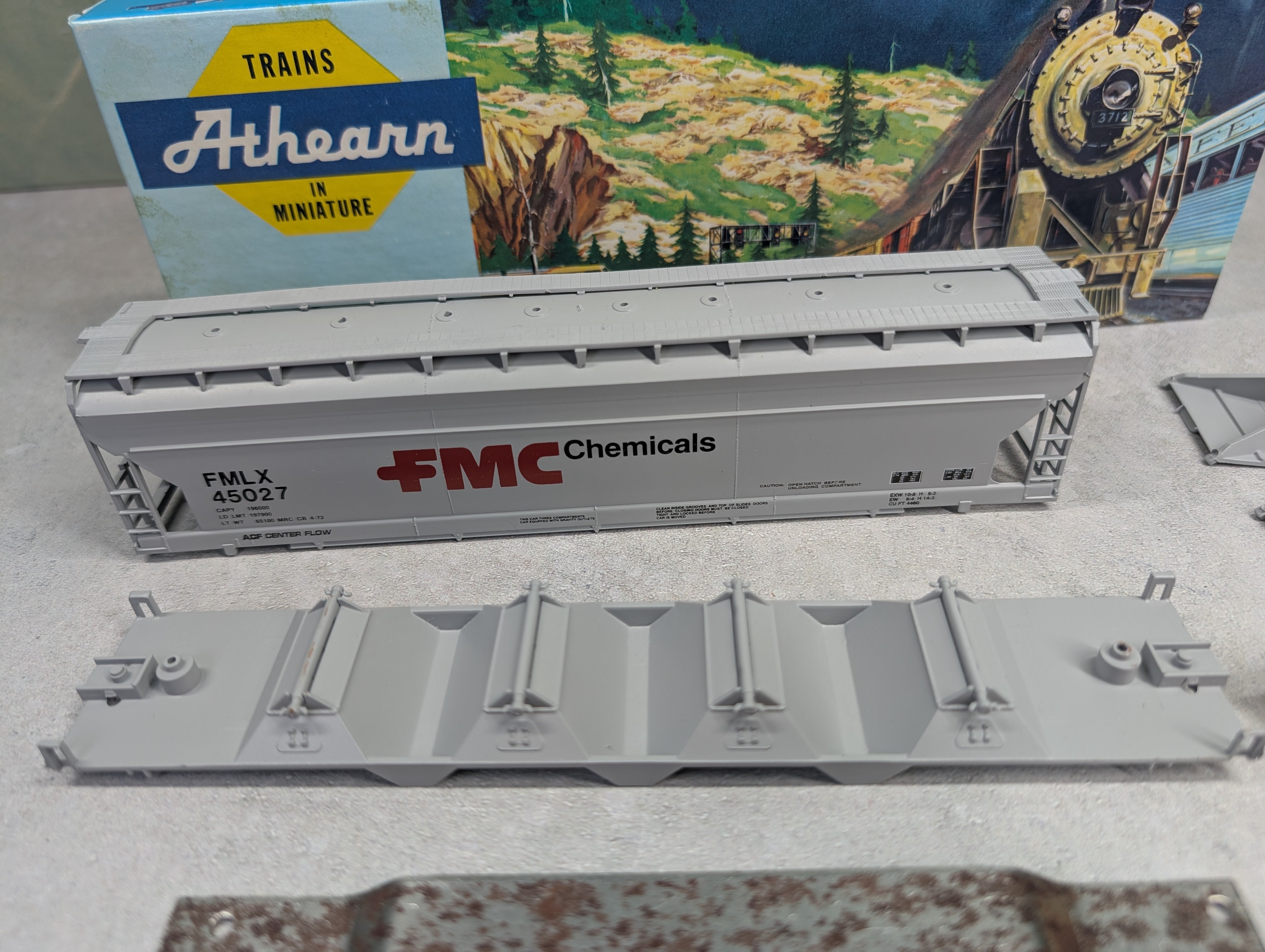 USED Athearn #387-1 HO Scale 55' ACF Center-Flow Hopper FMC Chemicals FMLX #45027 Bev-Bel KIT