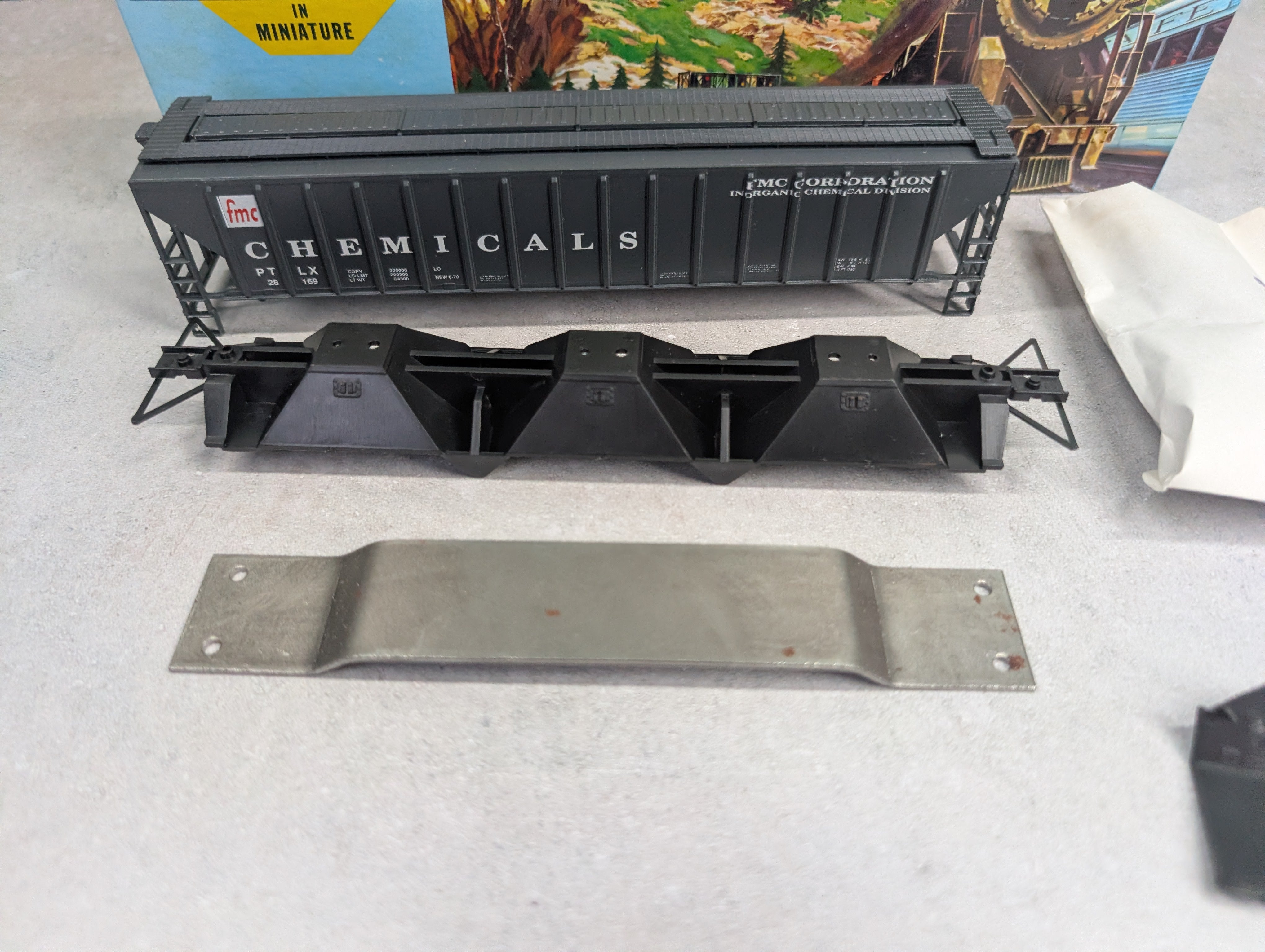 USED Athearn 2229 HO Scale 54' PS Ribside Hopper FMC Chemicals PTLX #28169 Bev-Bel KIT