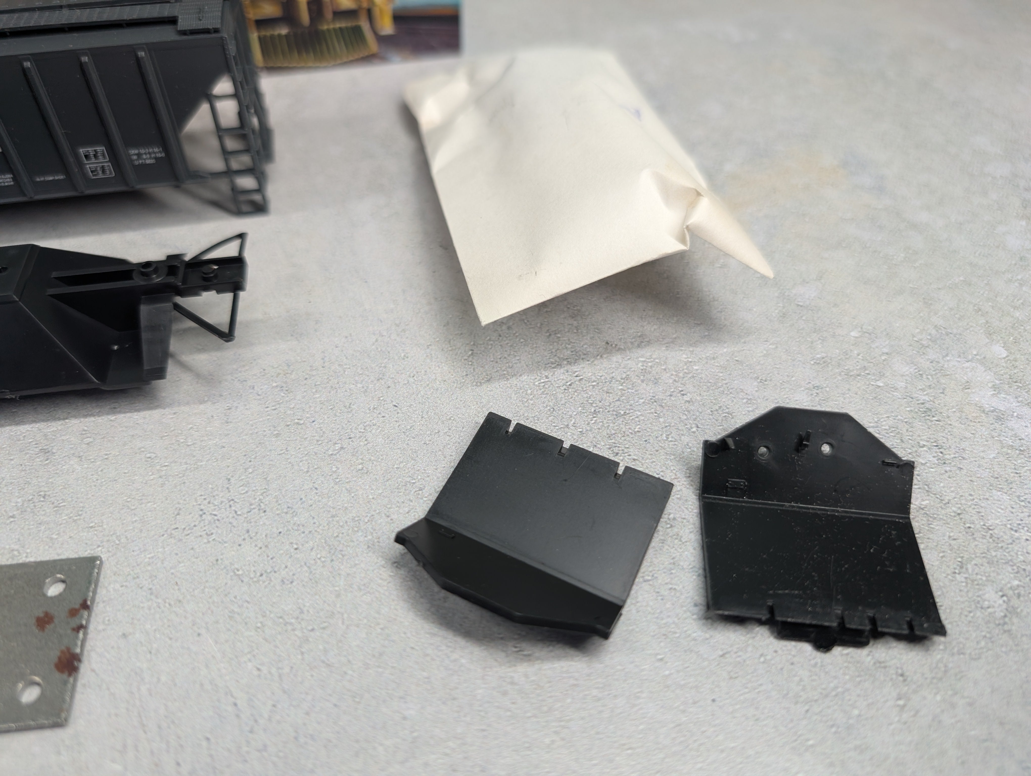 USED Athearn 2234 HO Scale 54' PS Ribside Hopper Dupont DOCX #80015 Bev-Bel KIT