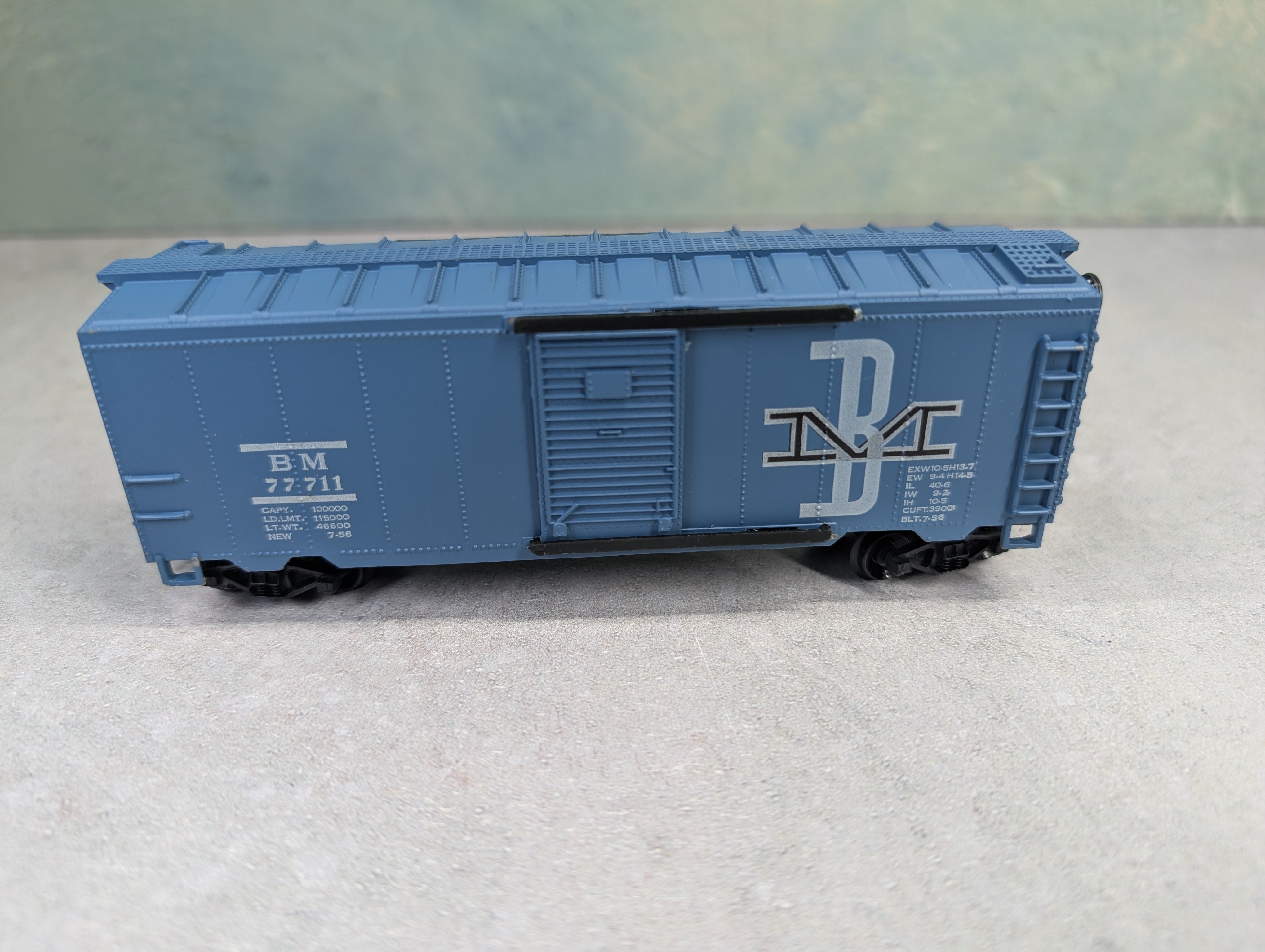 USED HO Scale 40' Box Car Boston and Maine BM #77711