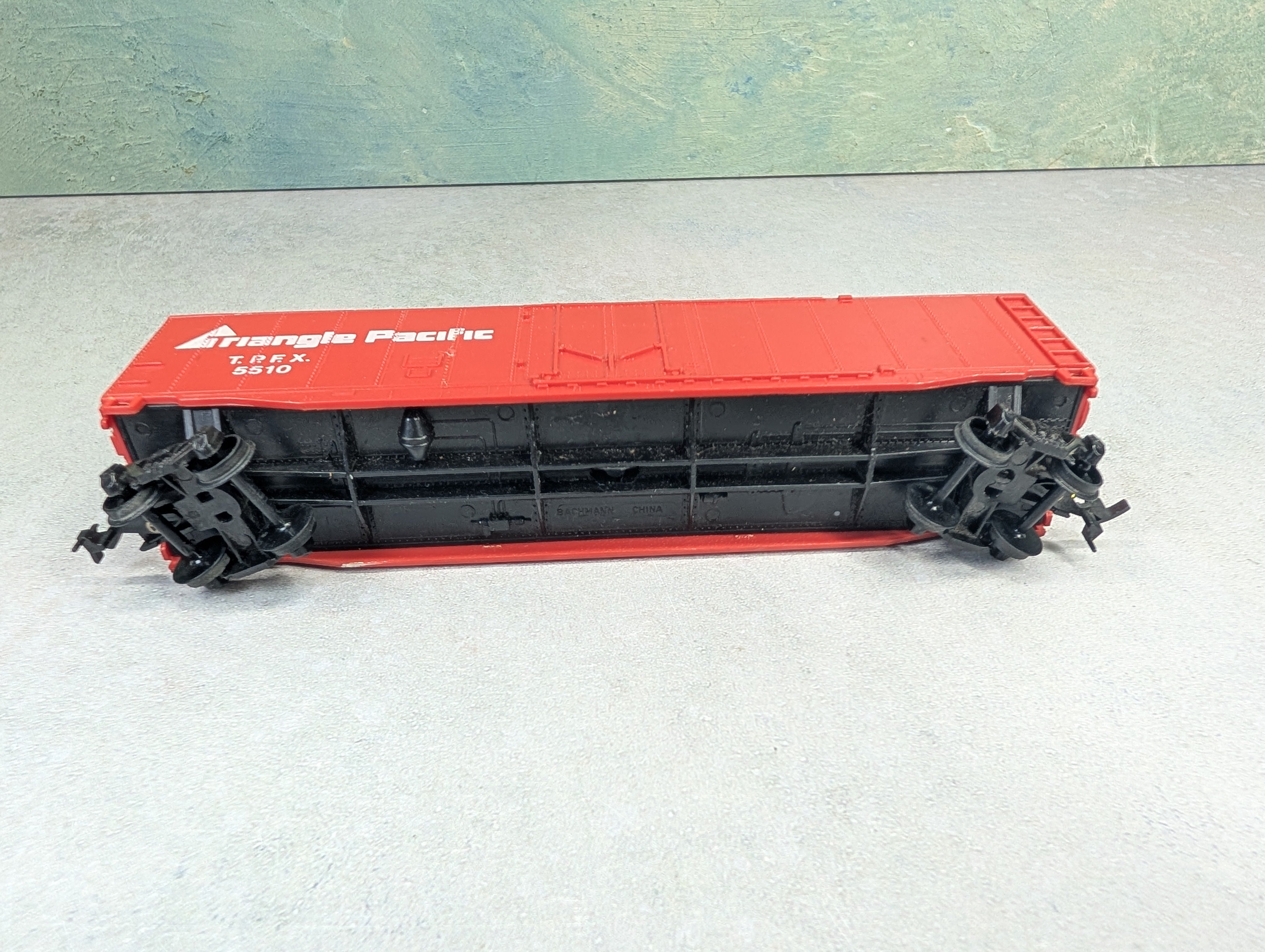 USED Bachmann HO Scale 50' Box Car Triangle Pacific TPFX #5510