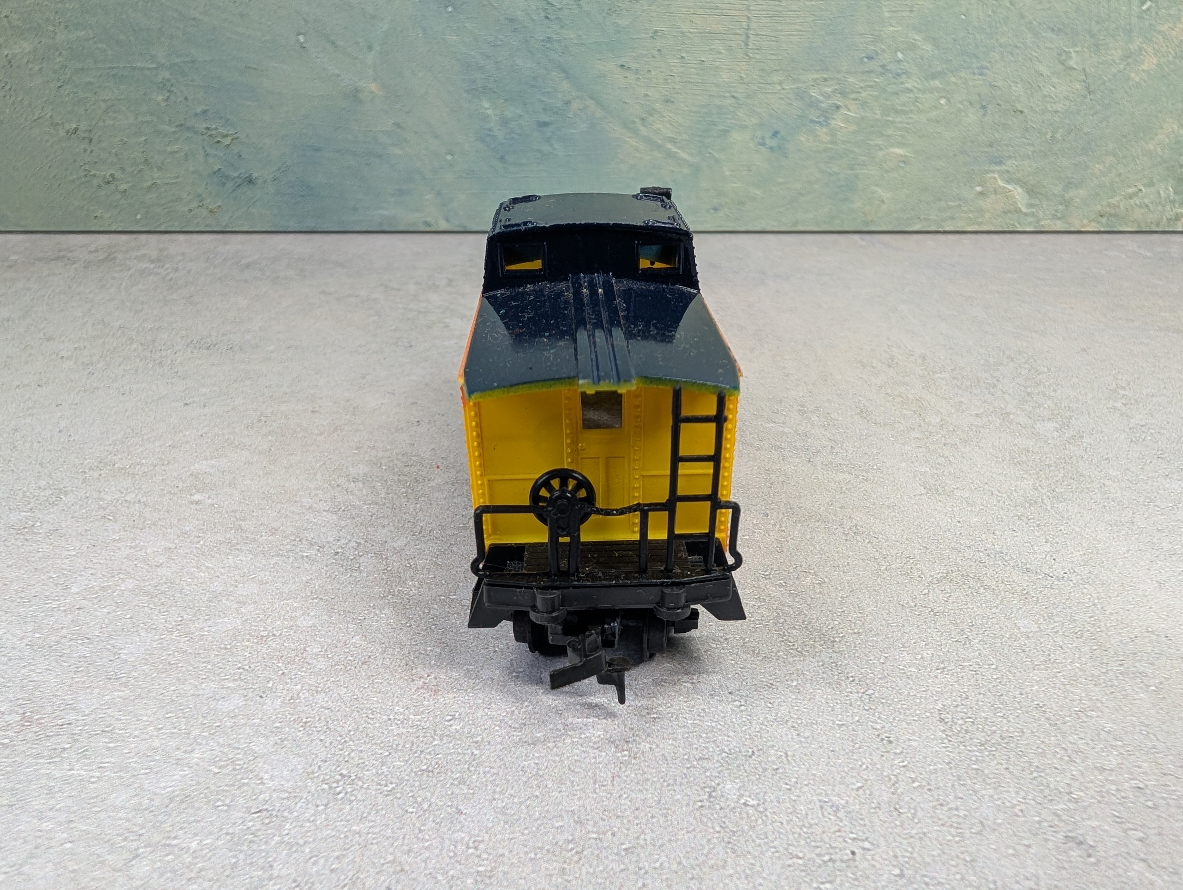 USED Life-Like HO Scale Caboose Chessie System WM #1872