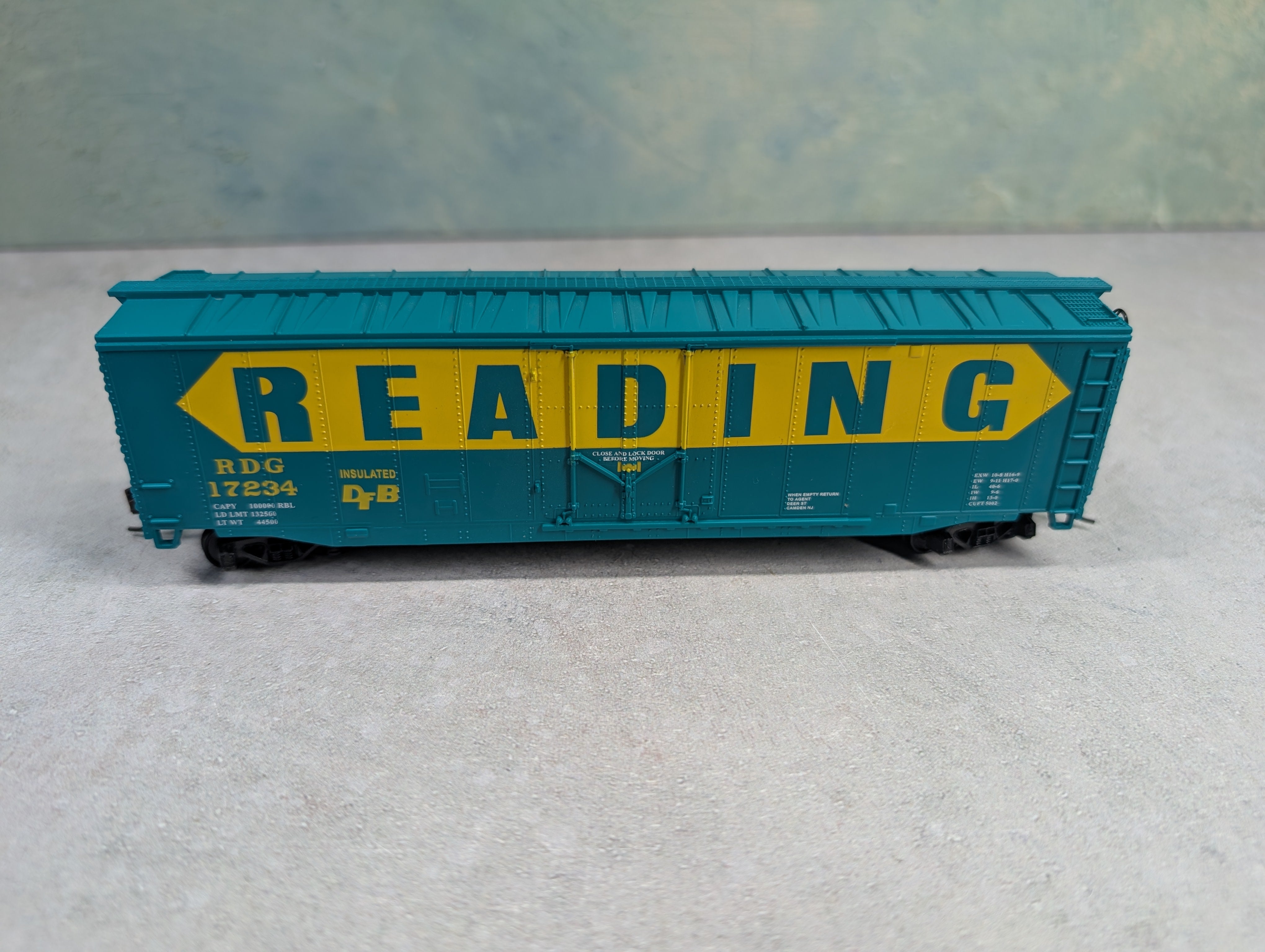 USED Mantua 755021 HO Scale 50' Plug Door Box Car Reading RDG #17234