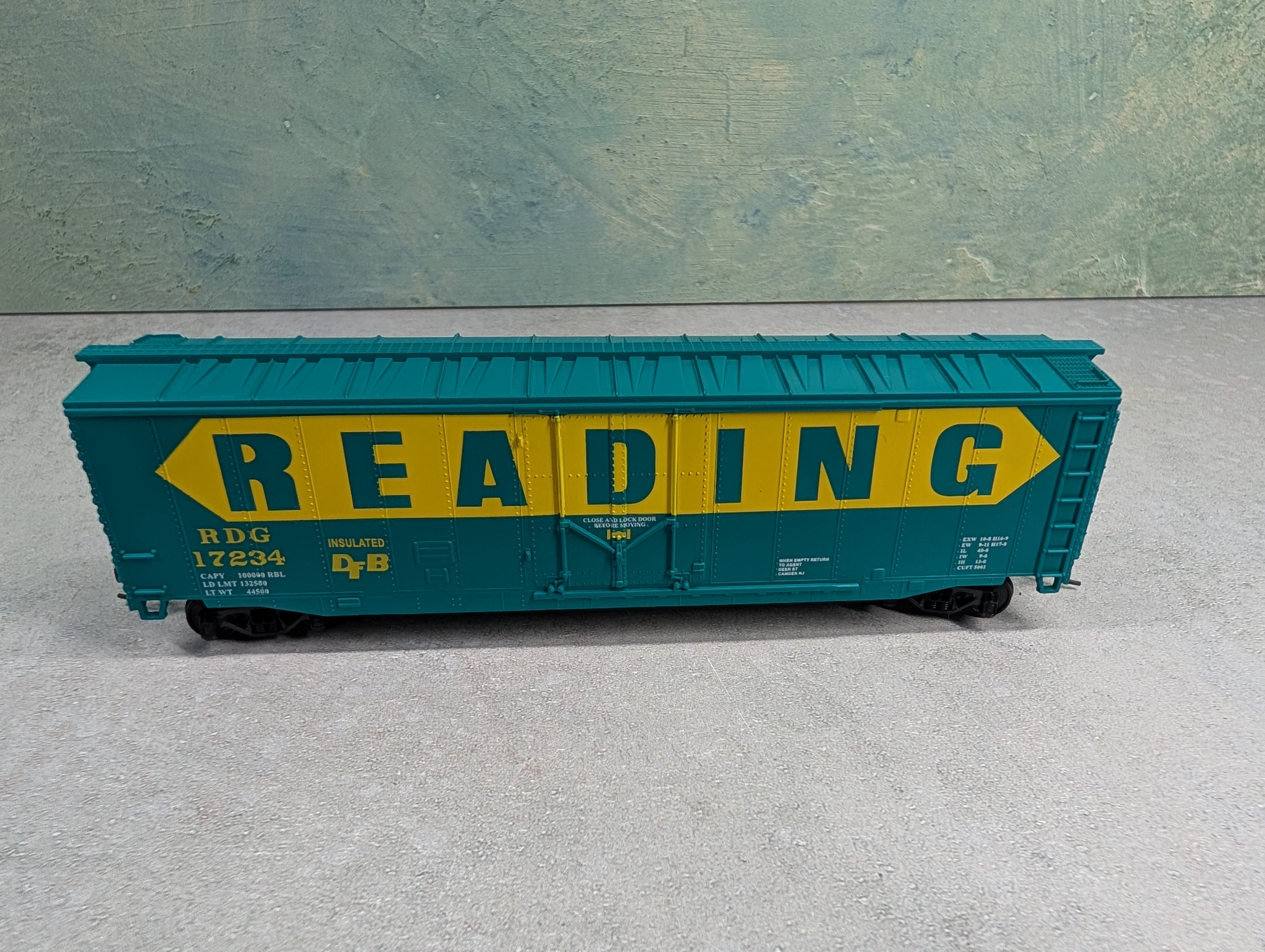USED Mantua 755021 HO Scale 50' Plug Door Box Car Reading RDG #17234