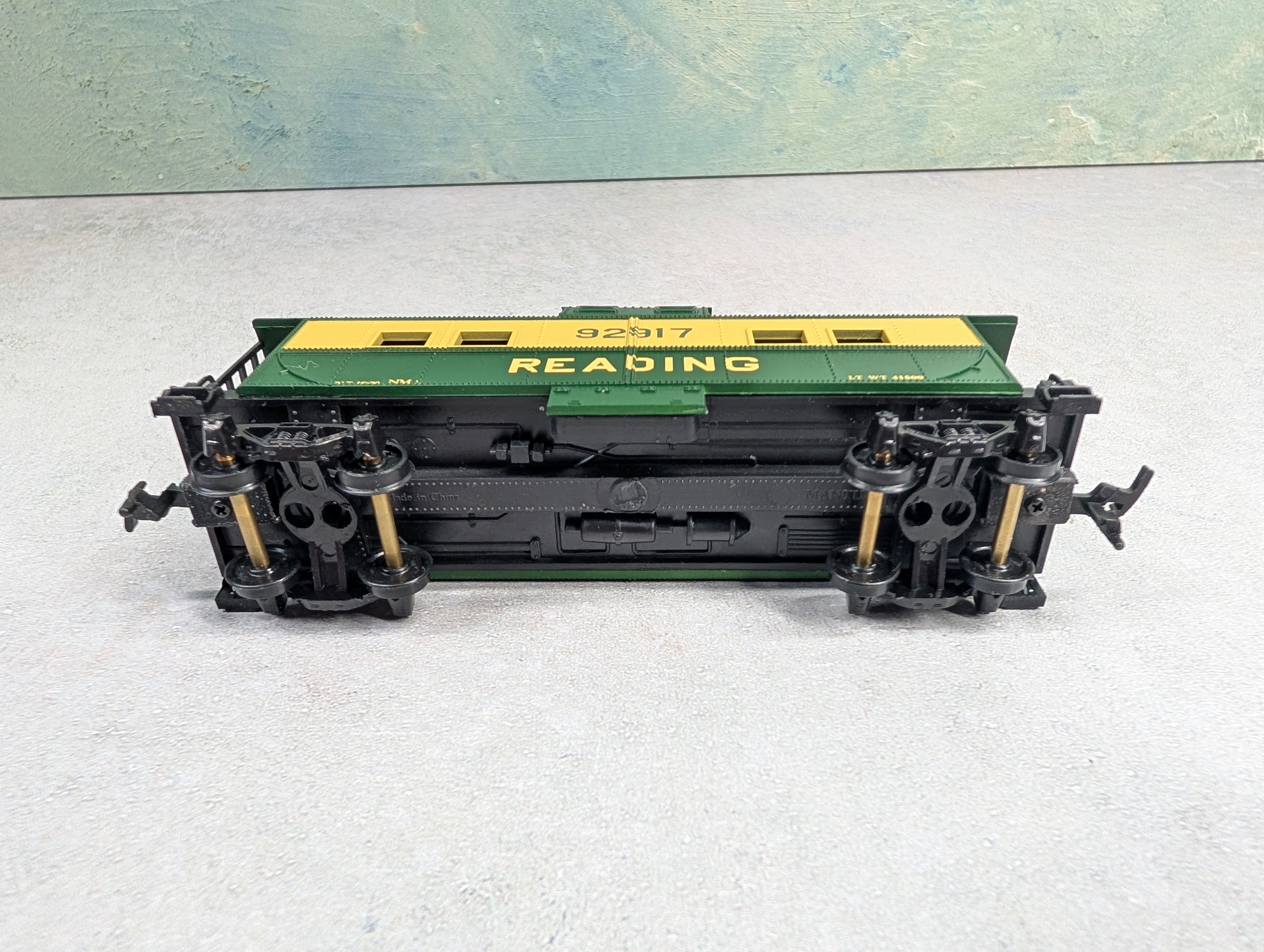 USED Mantua 726-521 HO Scale Heavy 36' Caboose Reading #92917