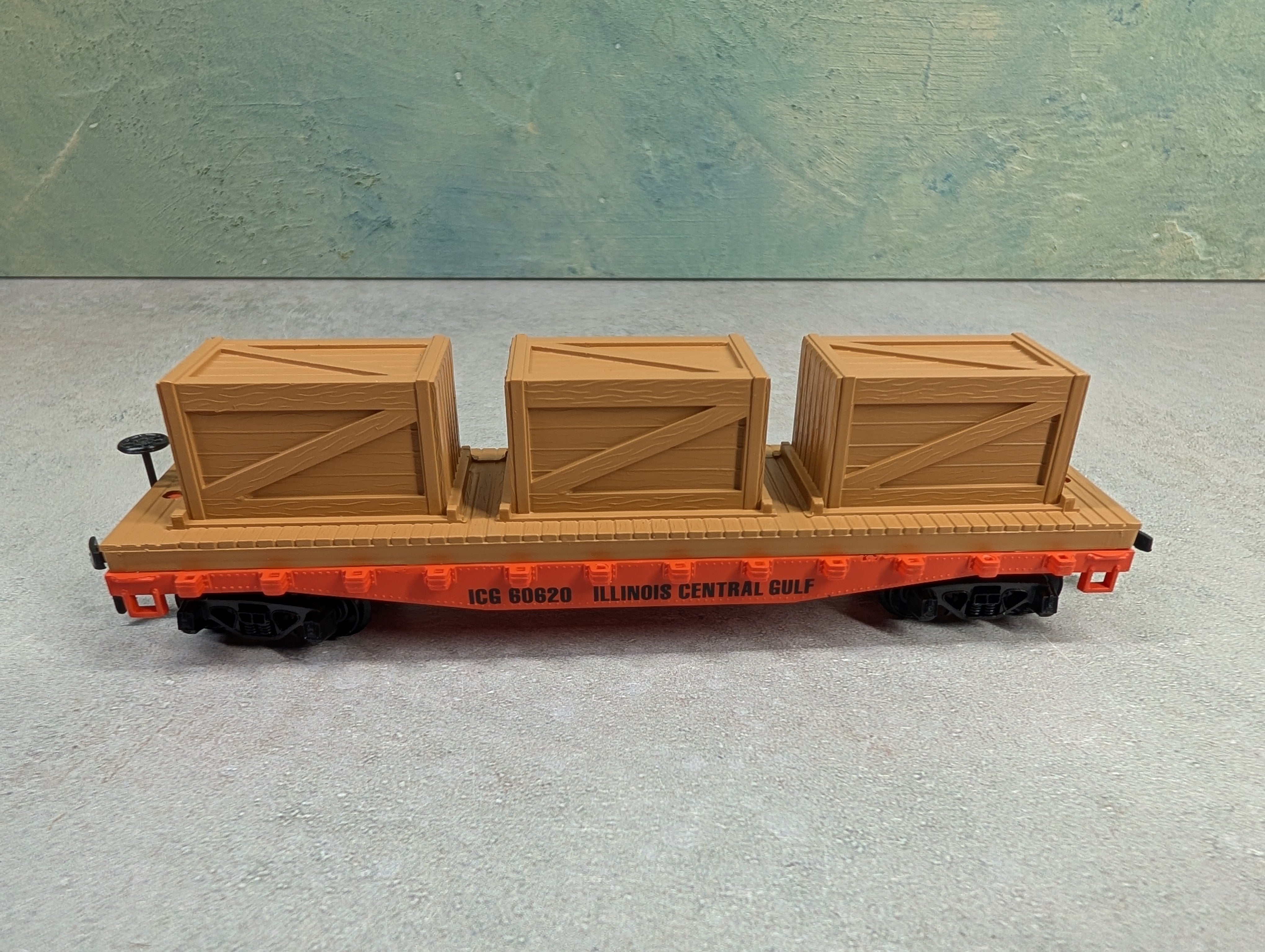 USED Mantua 727-065 HO Scale Heavy Flat Car w/ Crates Illinois Central Gulf ICG #60620