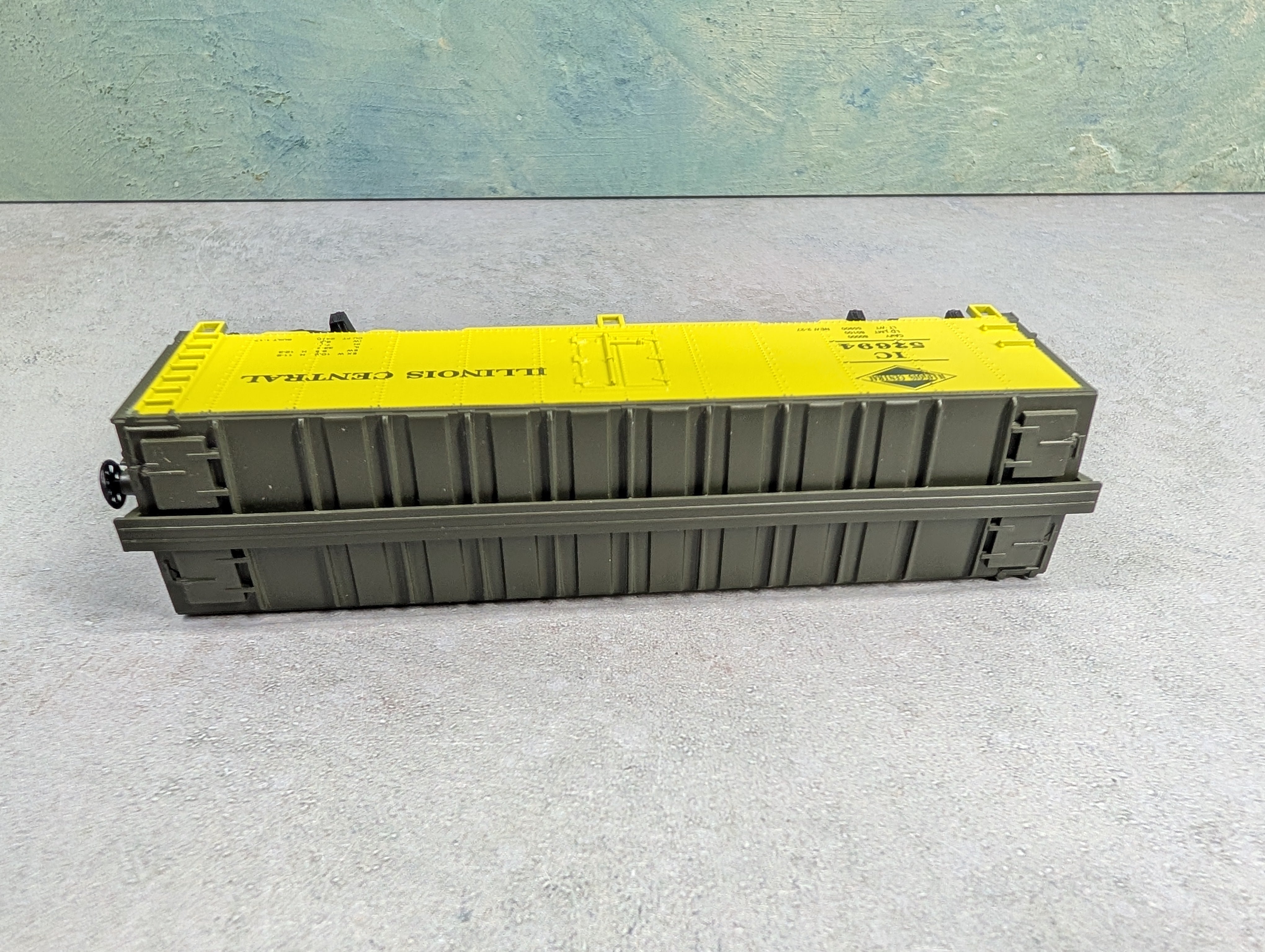 USED Mantua 733-510 HO Scale Heavy 40' Steel Box Car Illinois Central IC #52694