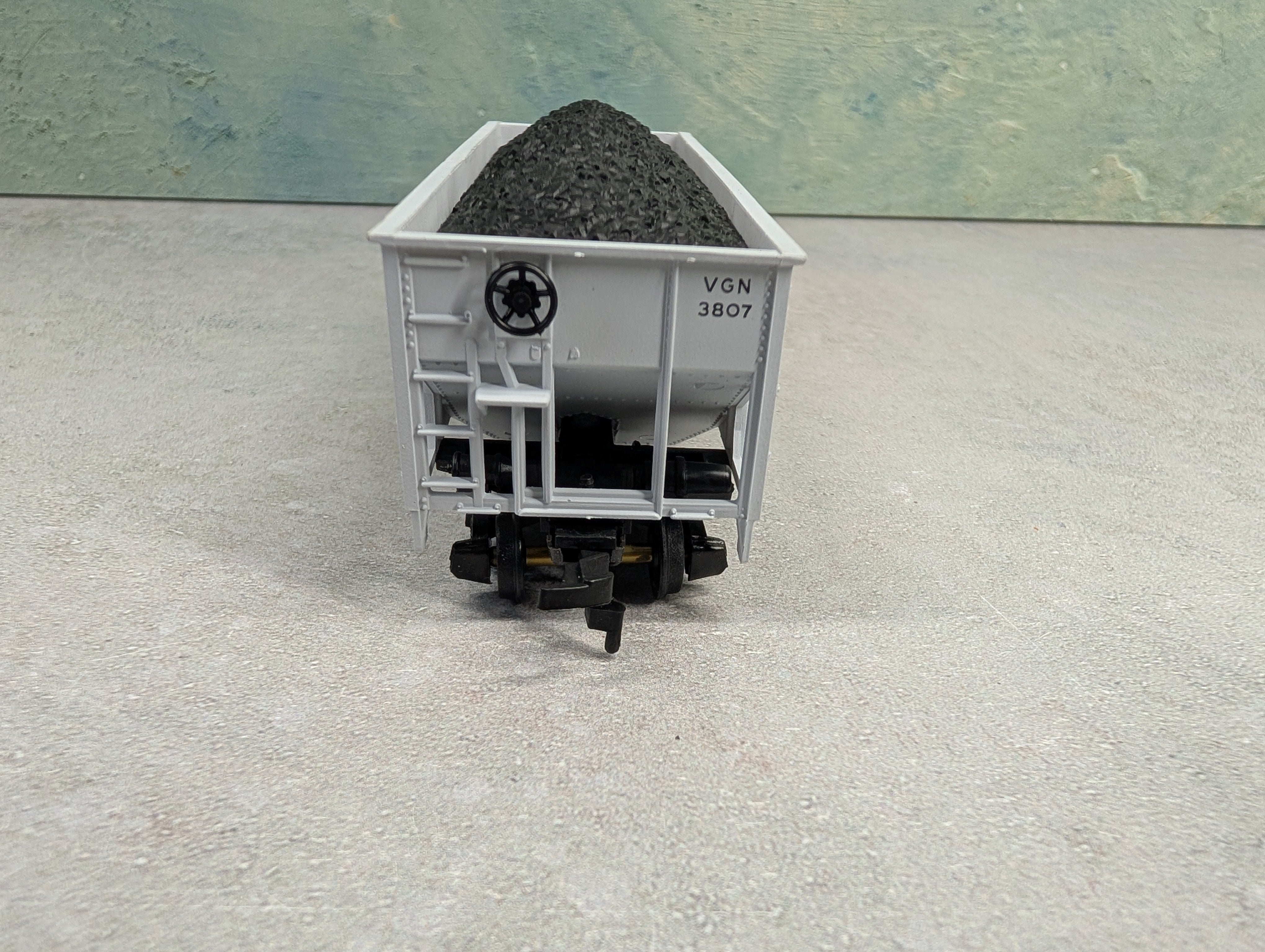 USED Mantua 729-042 HO Scale Heavy 32' Hopper Virginian VGN #3807