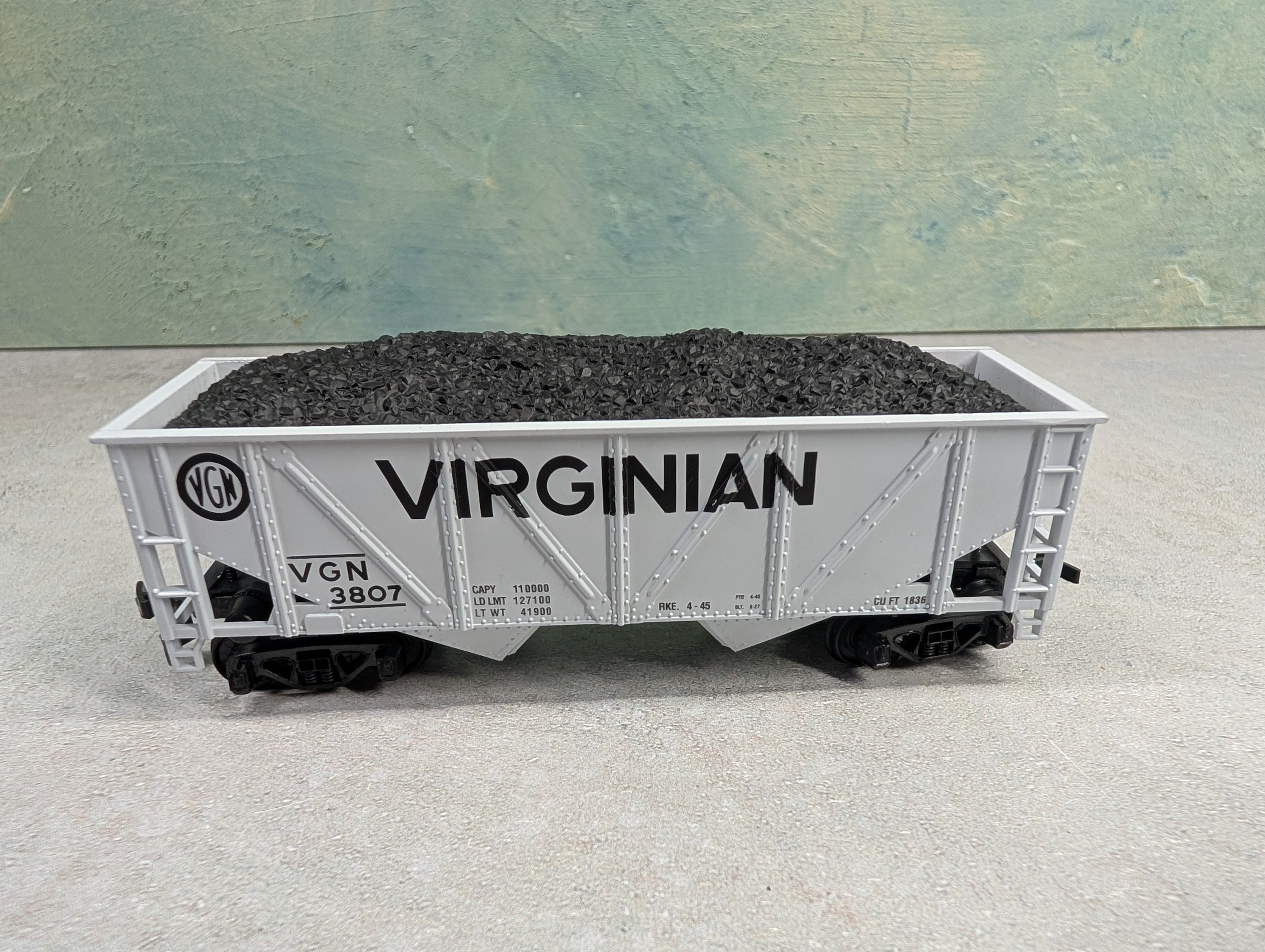 USED Mantua 729-042 HO Scale Heavy 32' Hopper Virginian VGN #3807