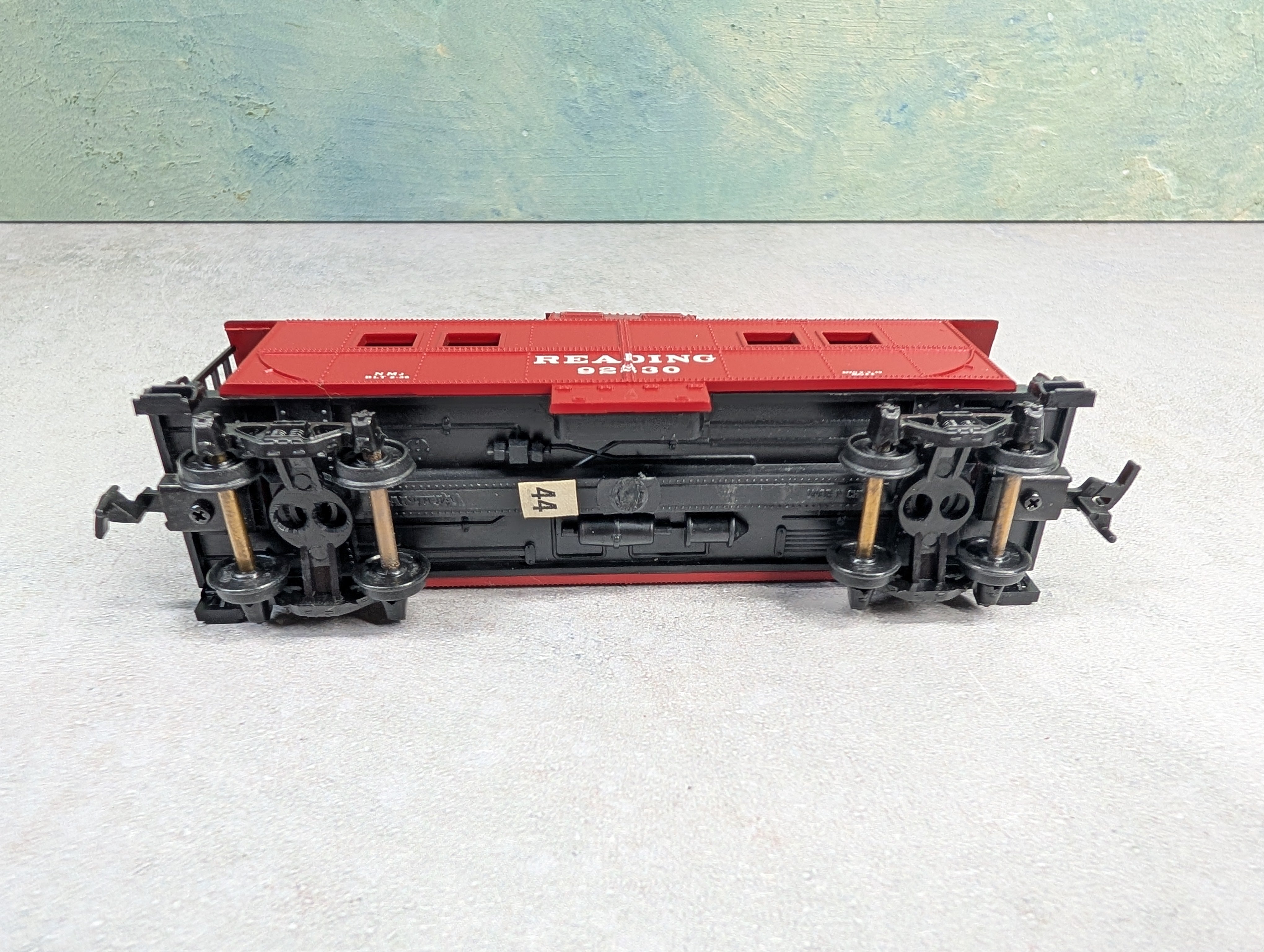 USED Mantua 726-621 HO Scale Heavy 36' Caboose Reading #92830