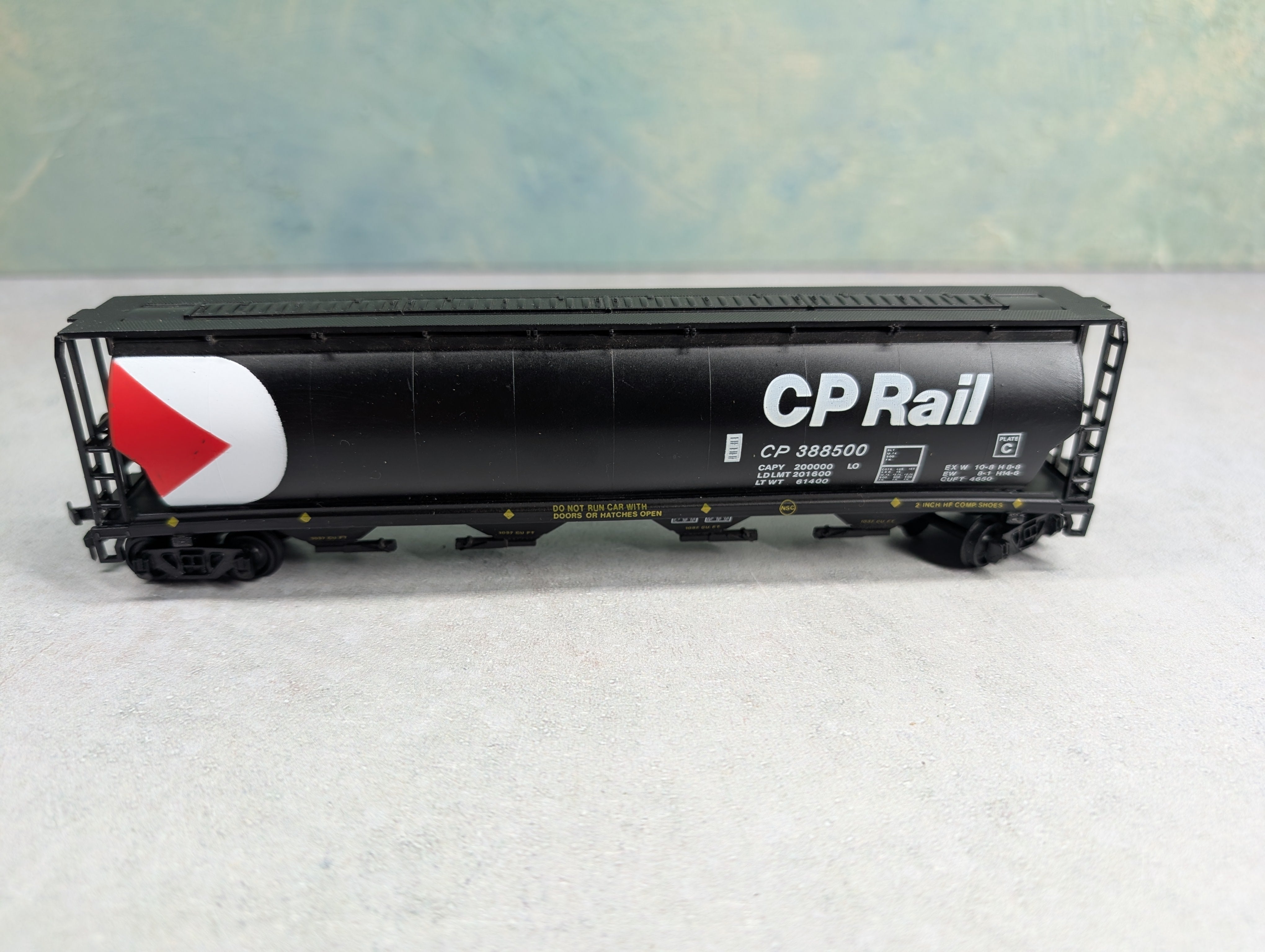 USED Bachmann #43-1031 HO Scale 55' Grain Hopper CP Rail CP #388500