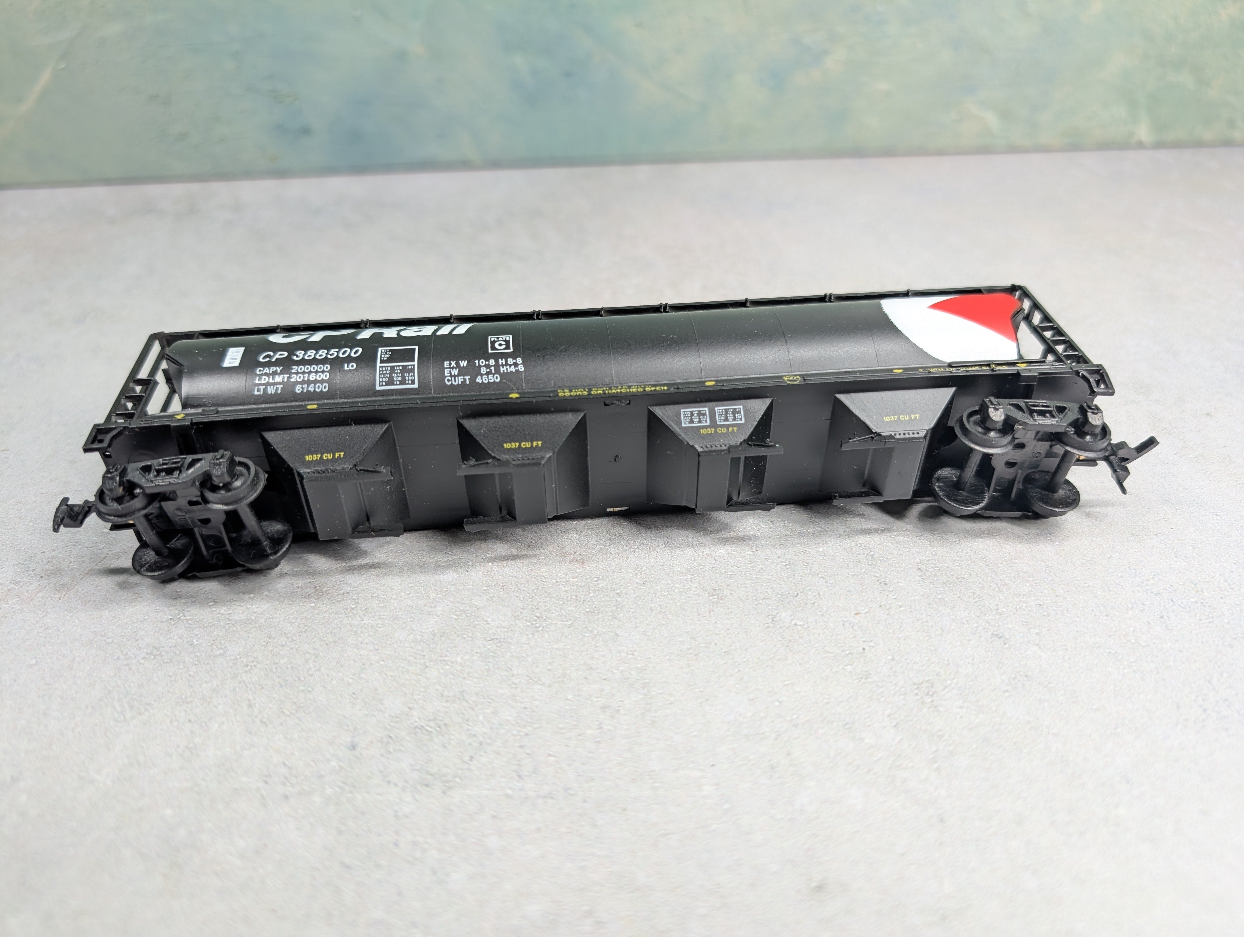 USED Bachmann #43-1031 HO Scale 55' Grain Hopper CP Rail CP #388500