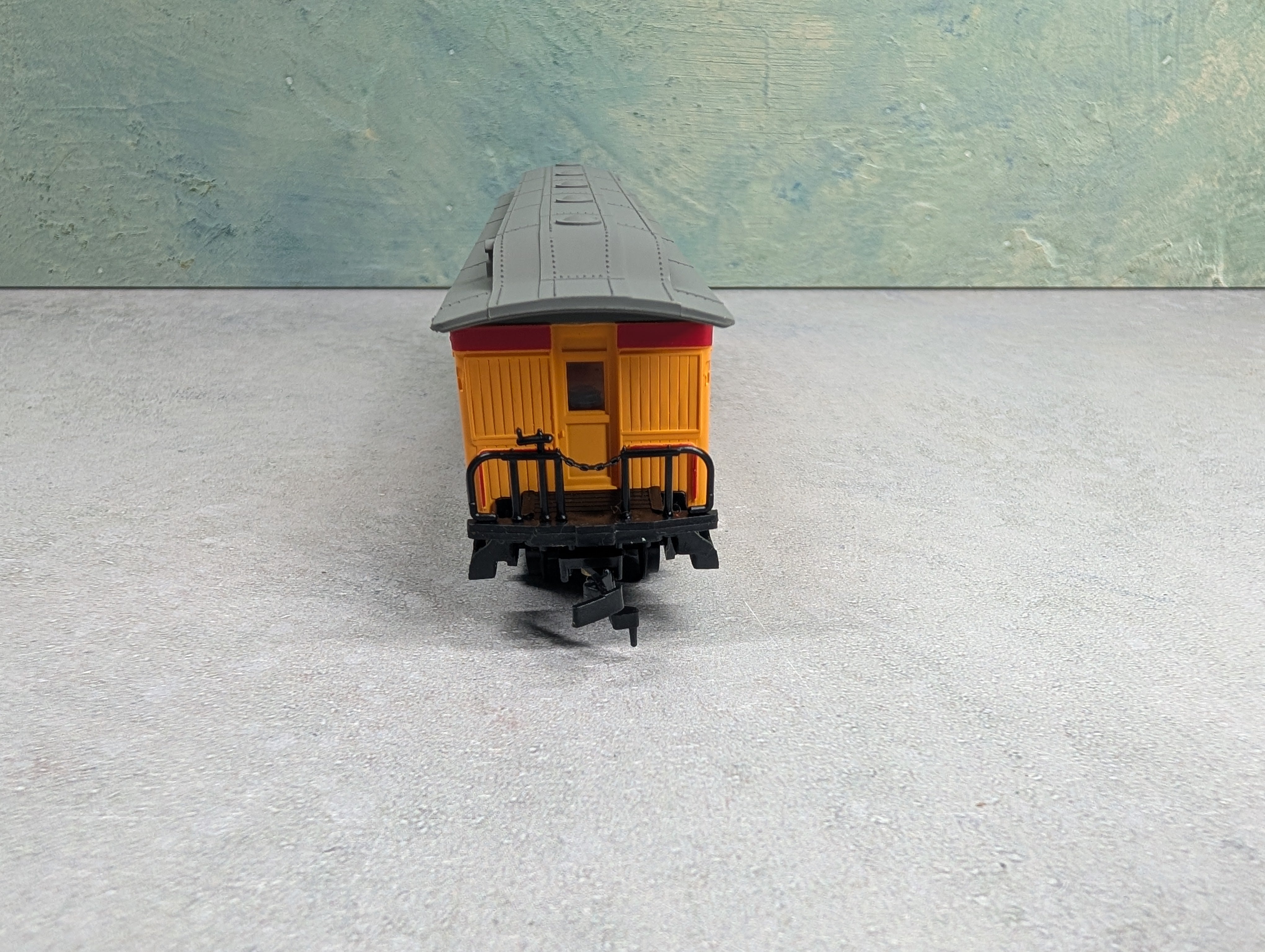 USED Bachmann 1420 HO Scale 46' Old Time Combine Union Pacific #9