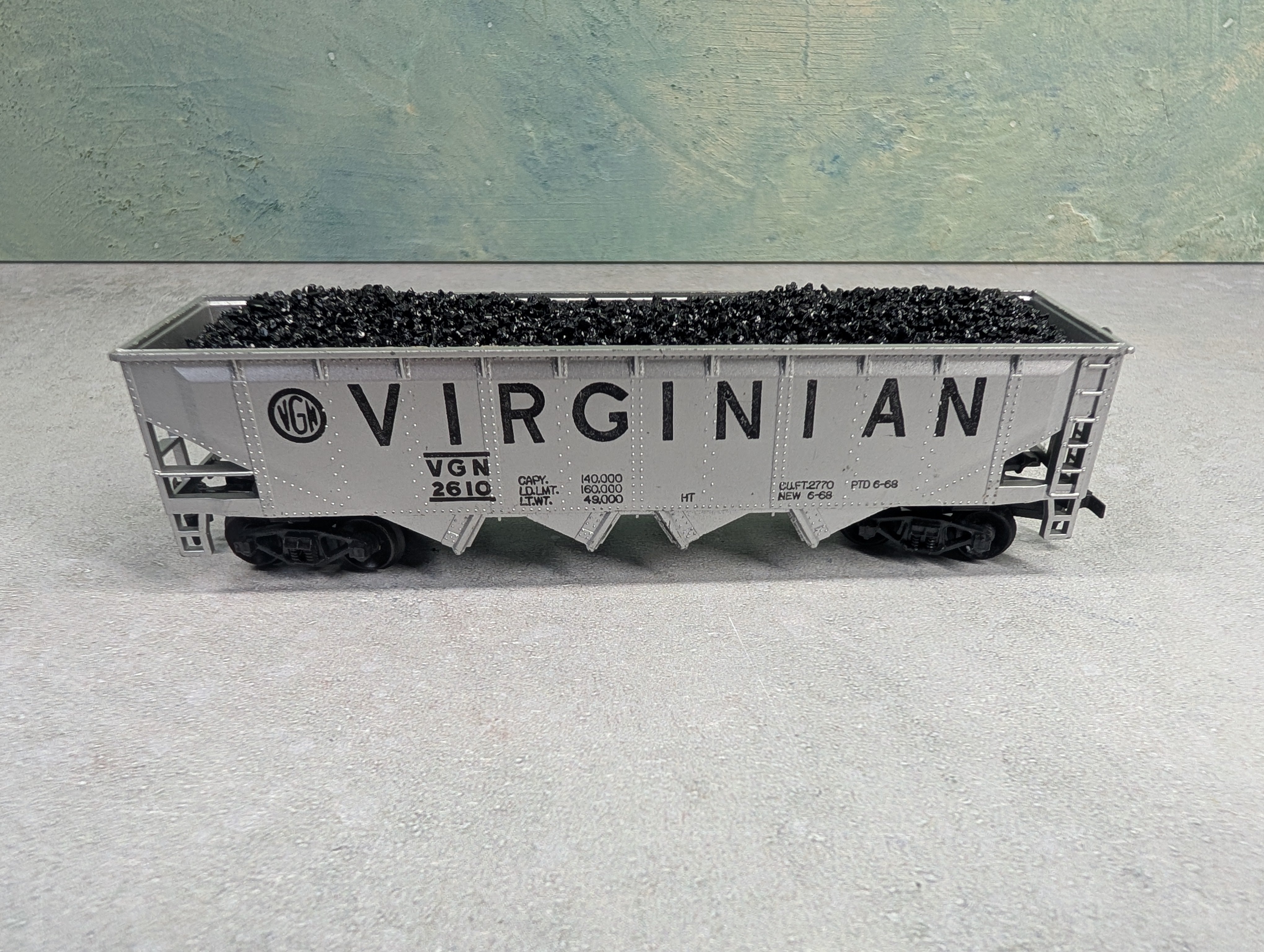 USED Tyco HO Scale Quad Hopper Virginian VGN #2610 w/ Load