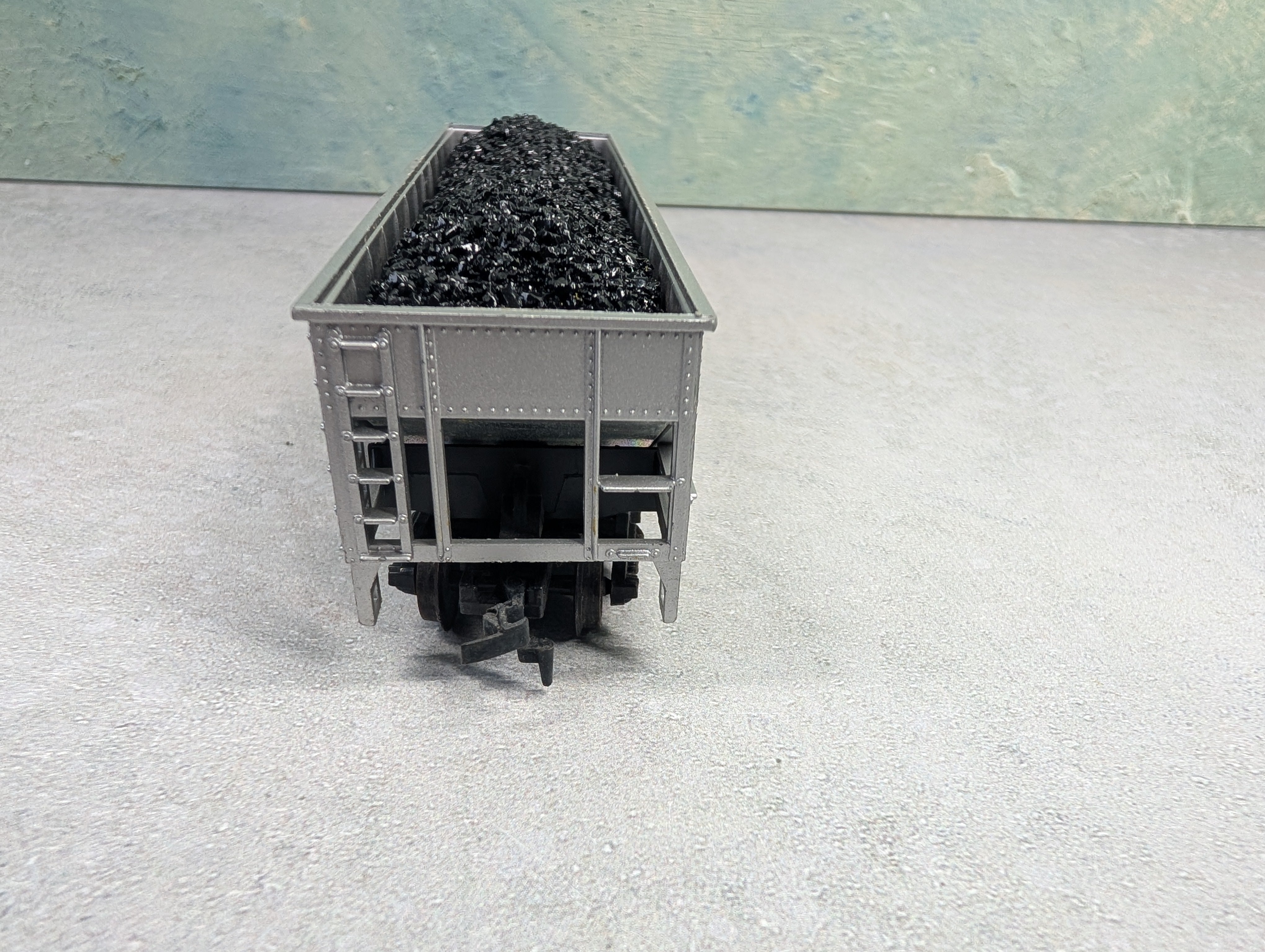 USED Tyco HO Scale Quad Hopper Virginian VGN #2610 w/ Load