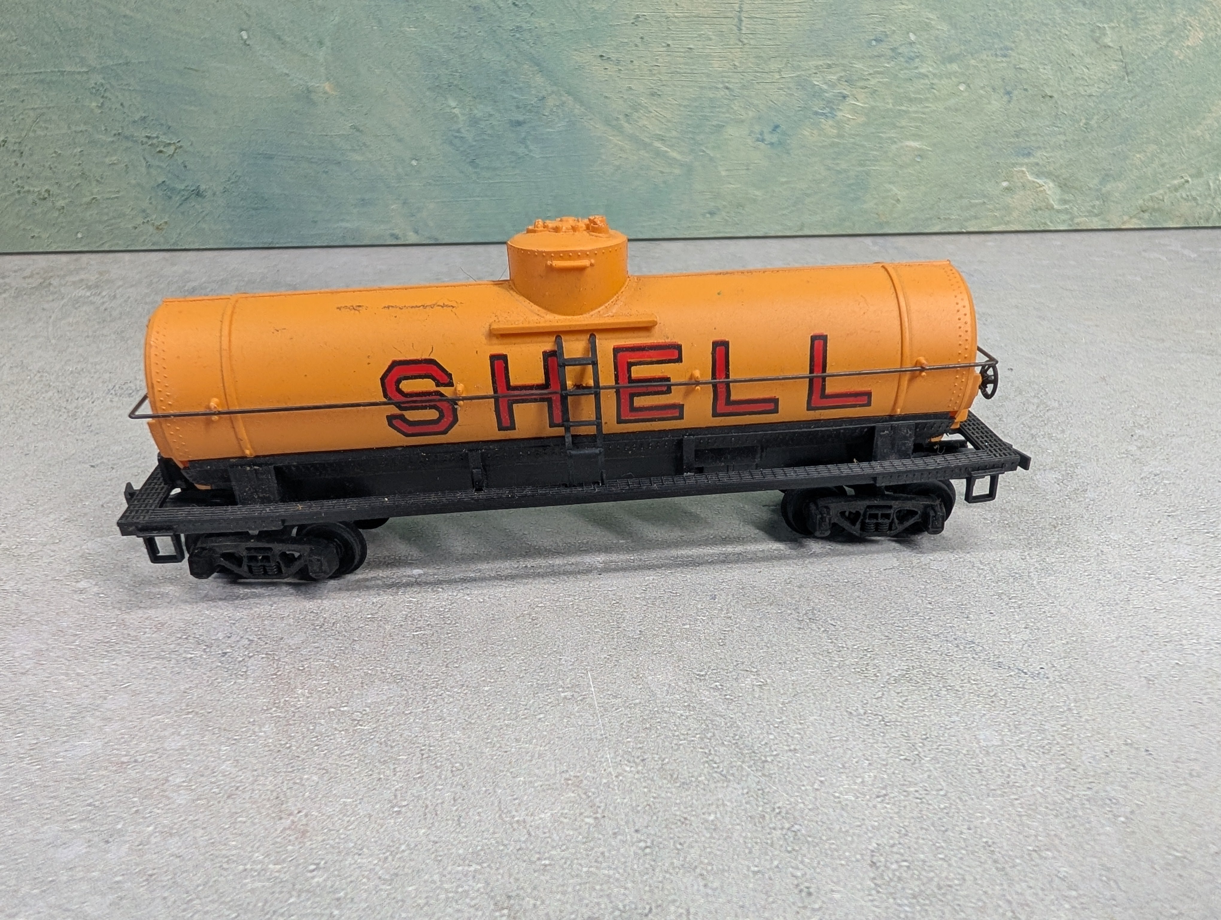 USED Tyco HO Scale Single Dome Tank Car Shell