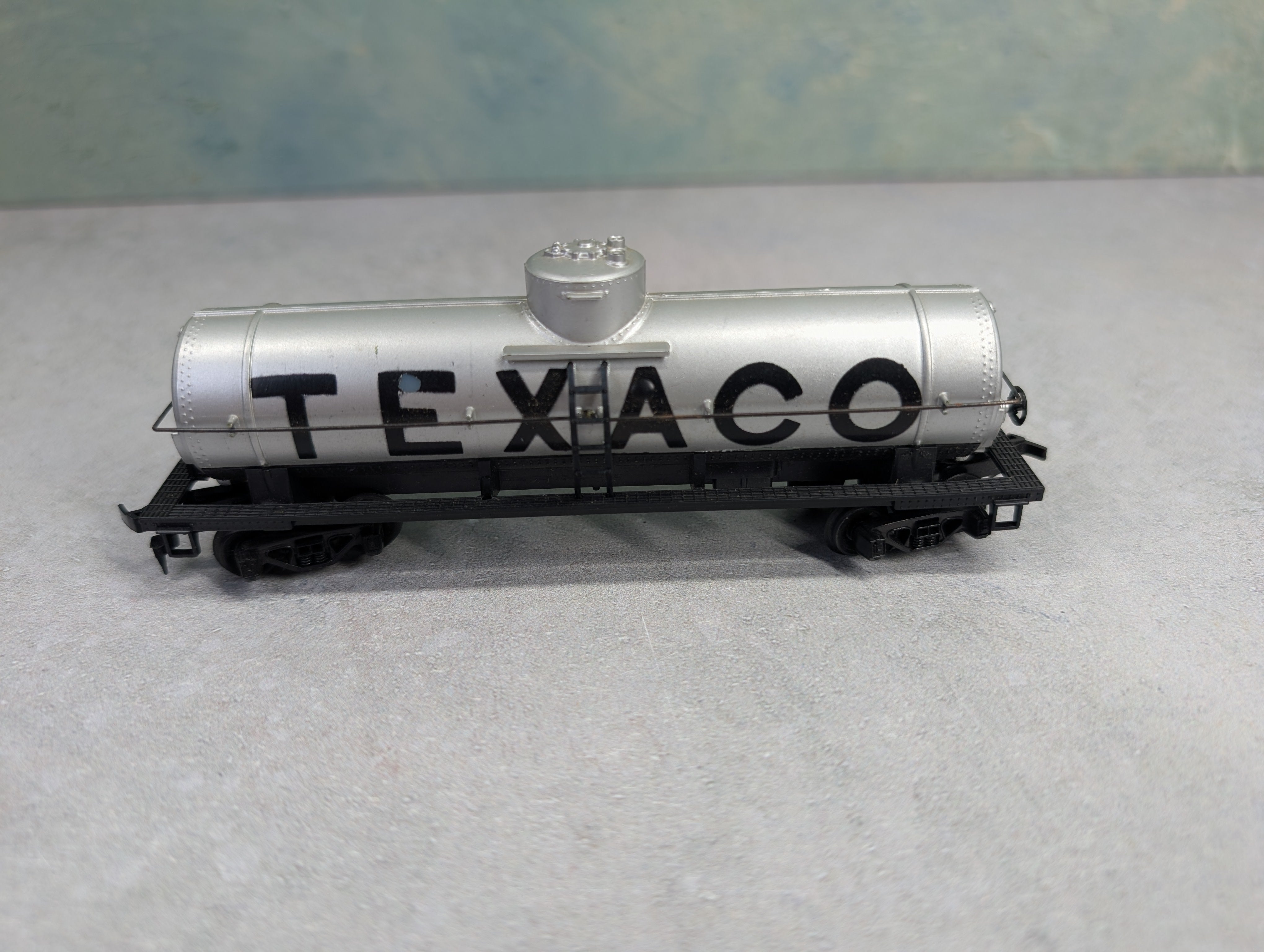 USED Tyco HO Scale Single Dome Tank Car Texaco