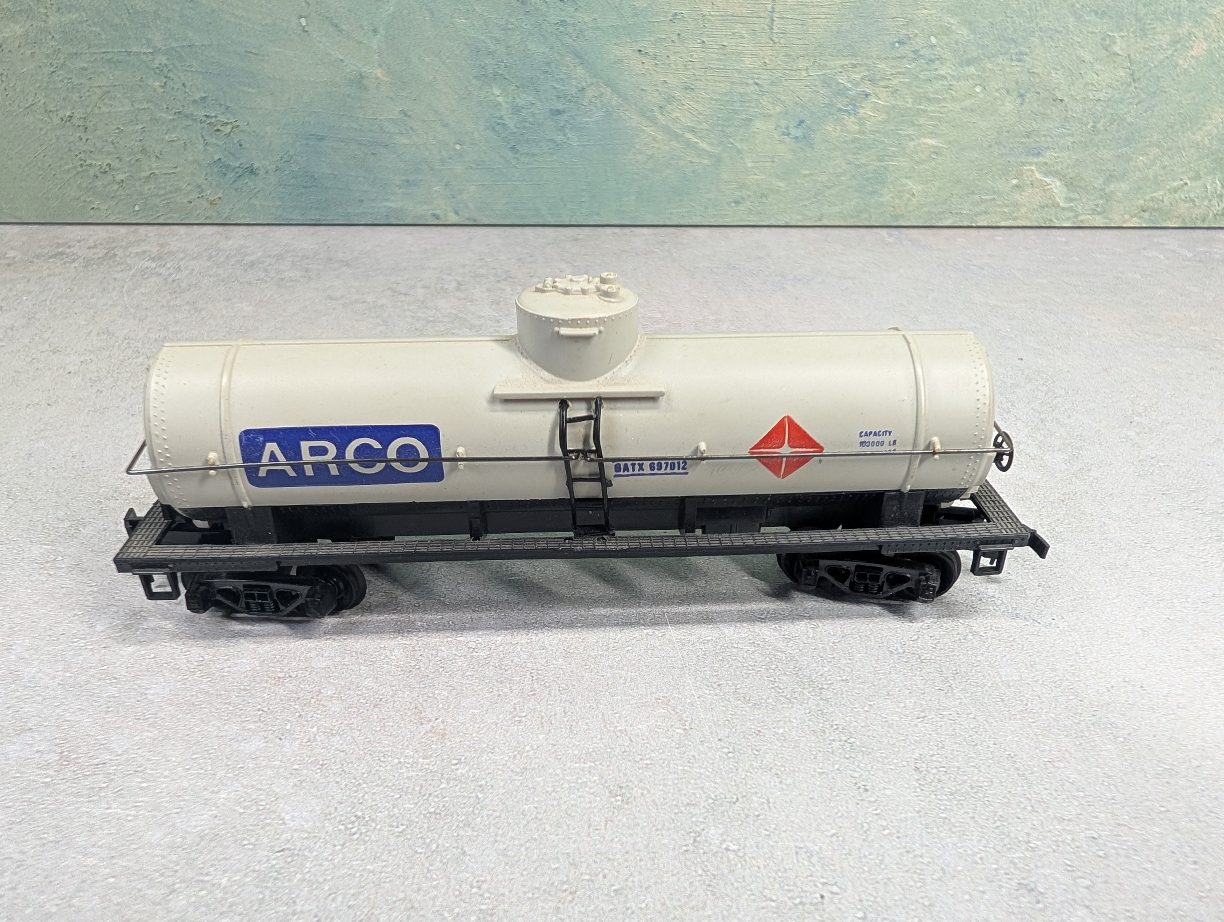 USED Tyco HO Scale Single Dome Tank Car Arco GATX #697012