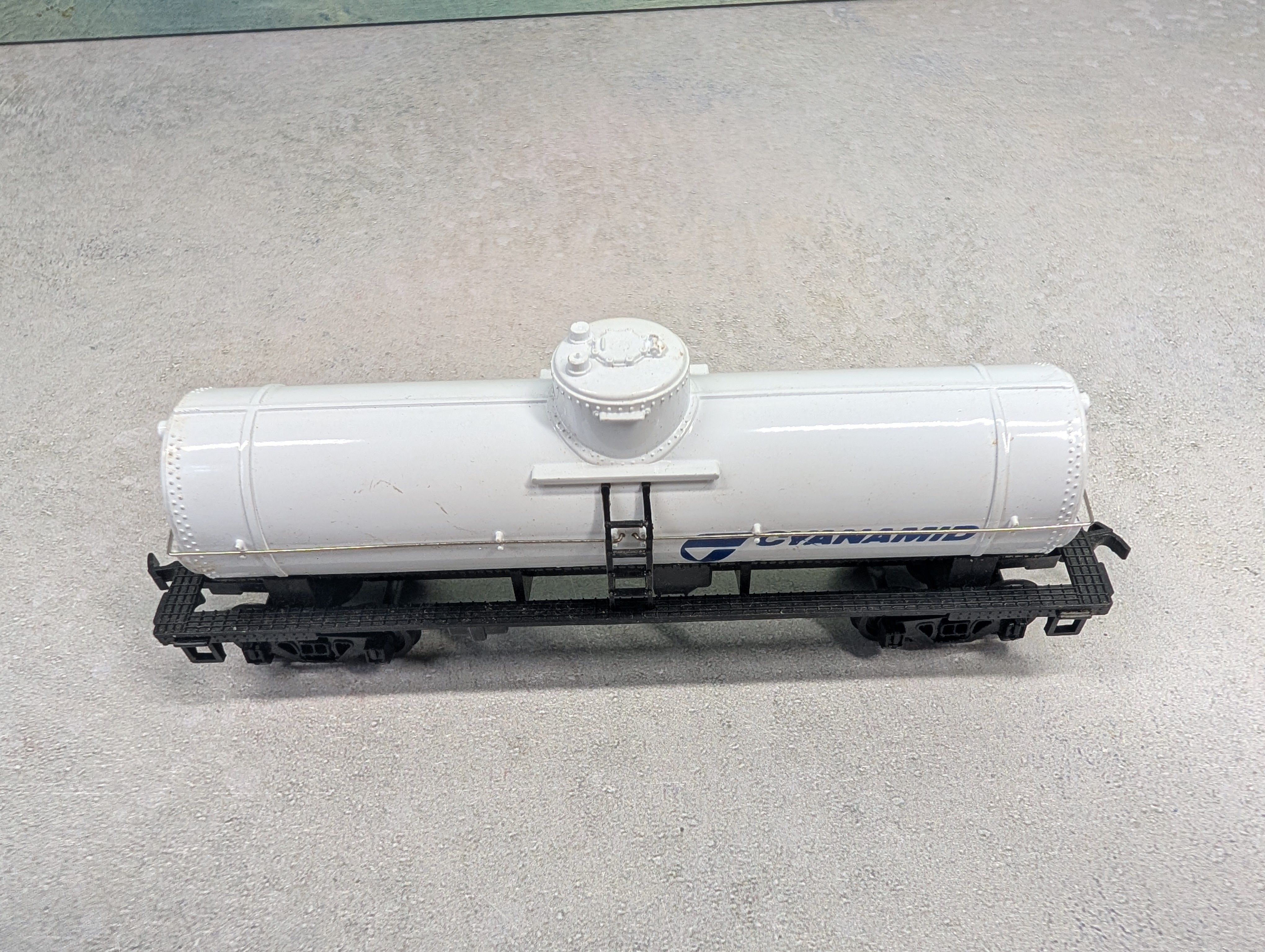 USED Bachmann HO Scale Single Dome Tank Car Cyanamid