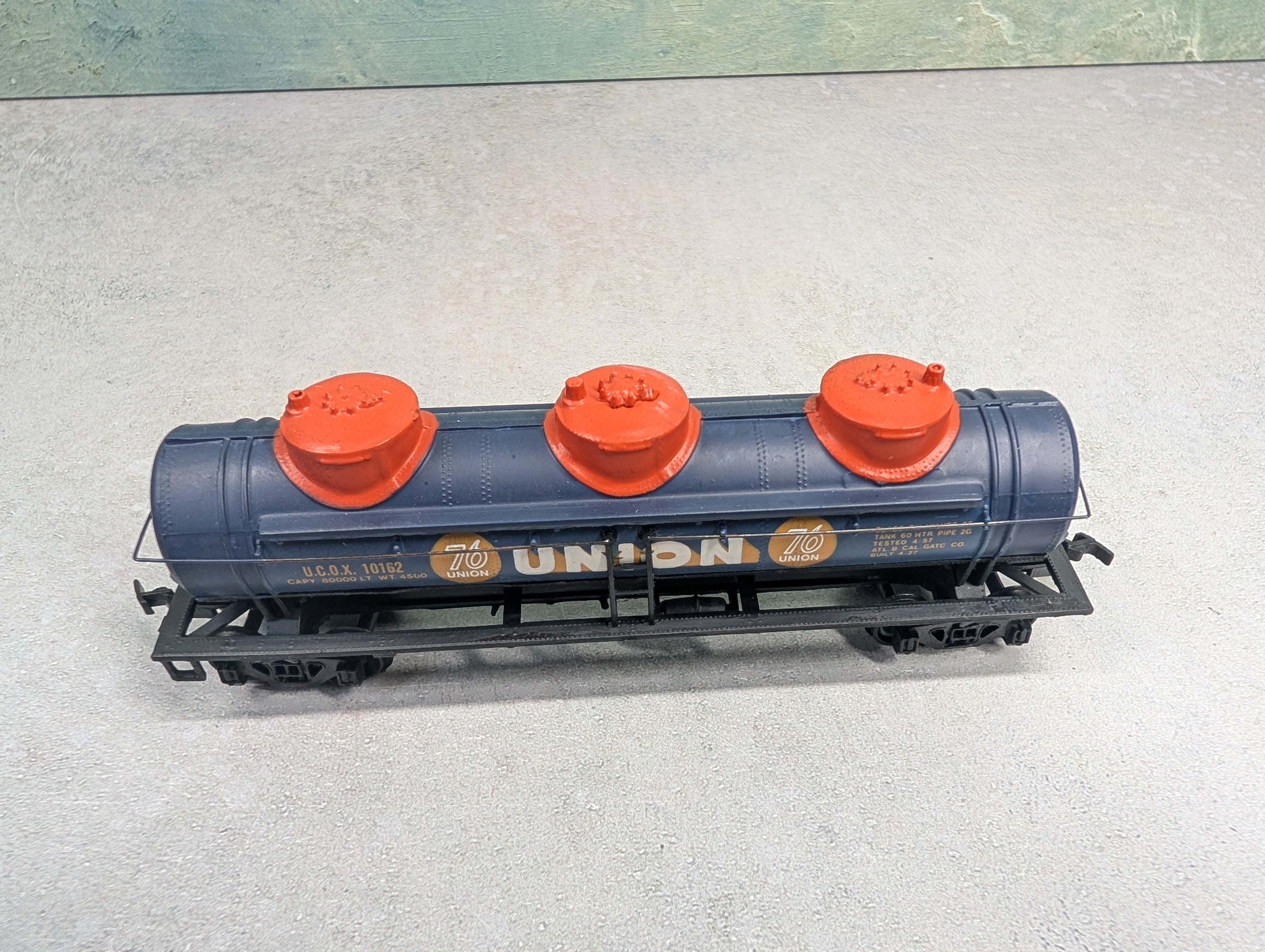 USED Bachmann HO Scale Triple Dome Tank Car Union 76 UCOX #10162