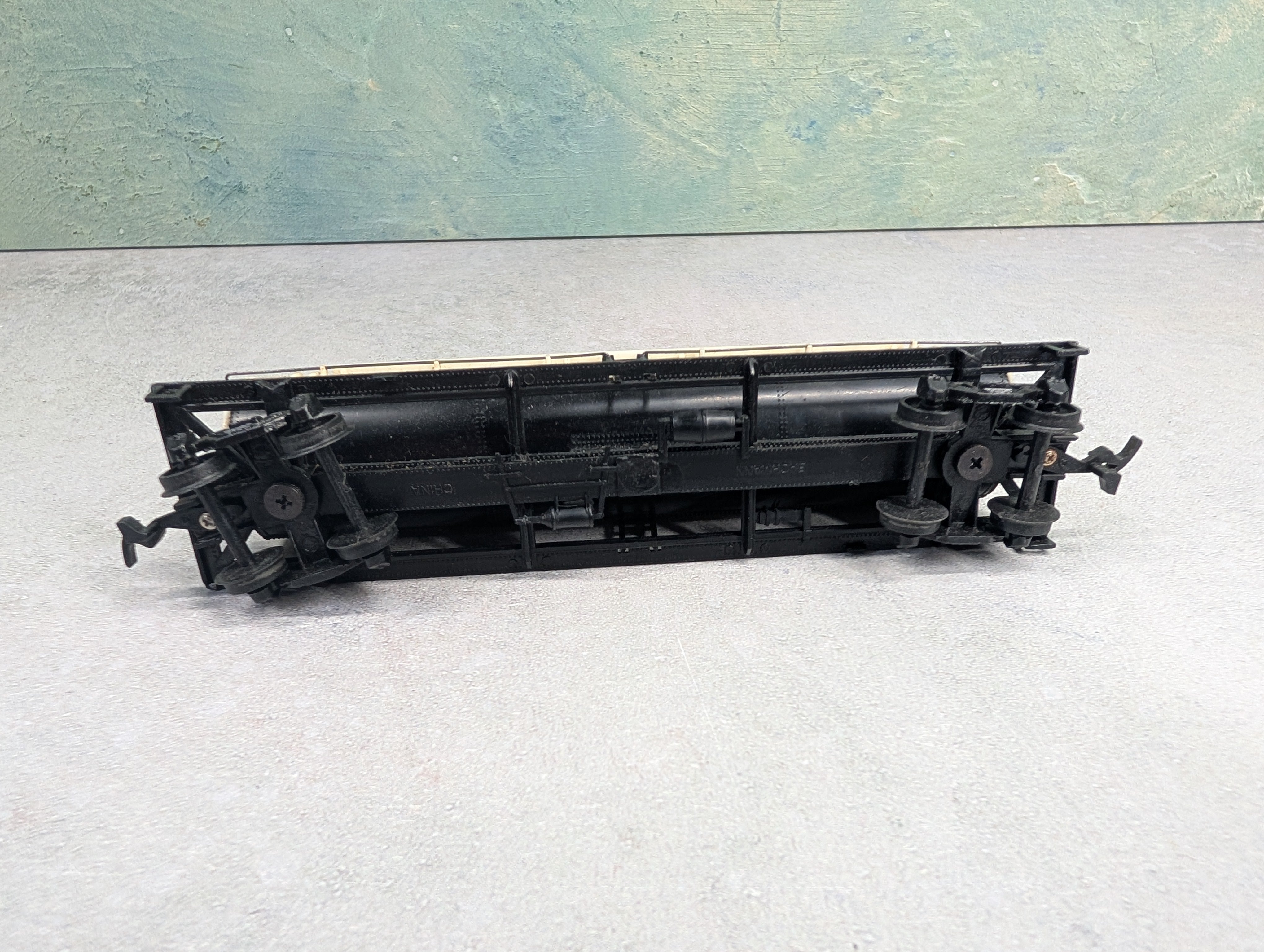 USED Bachmann HO Scale Triple Dome Tank Car Cyanamid