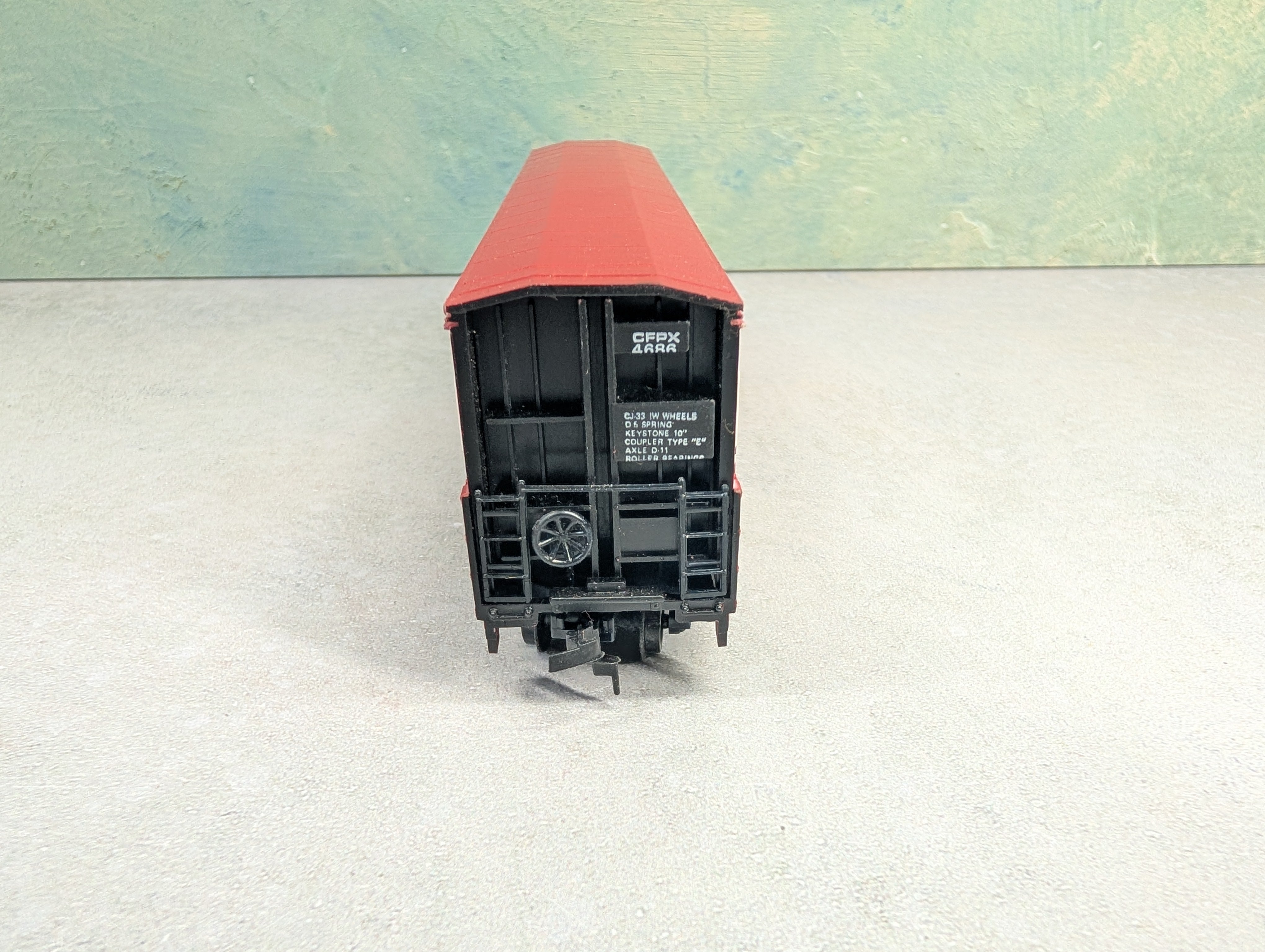 USED Life-Like HO Scale Thrall Door Box Car Canfor CFPX #4686