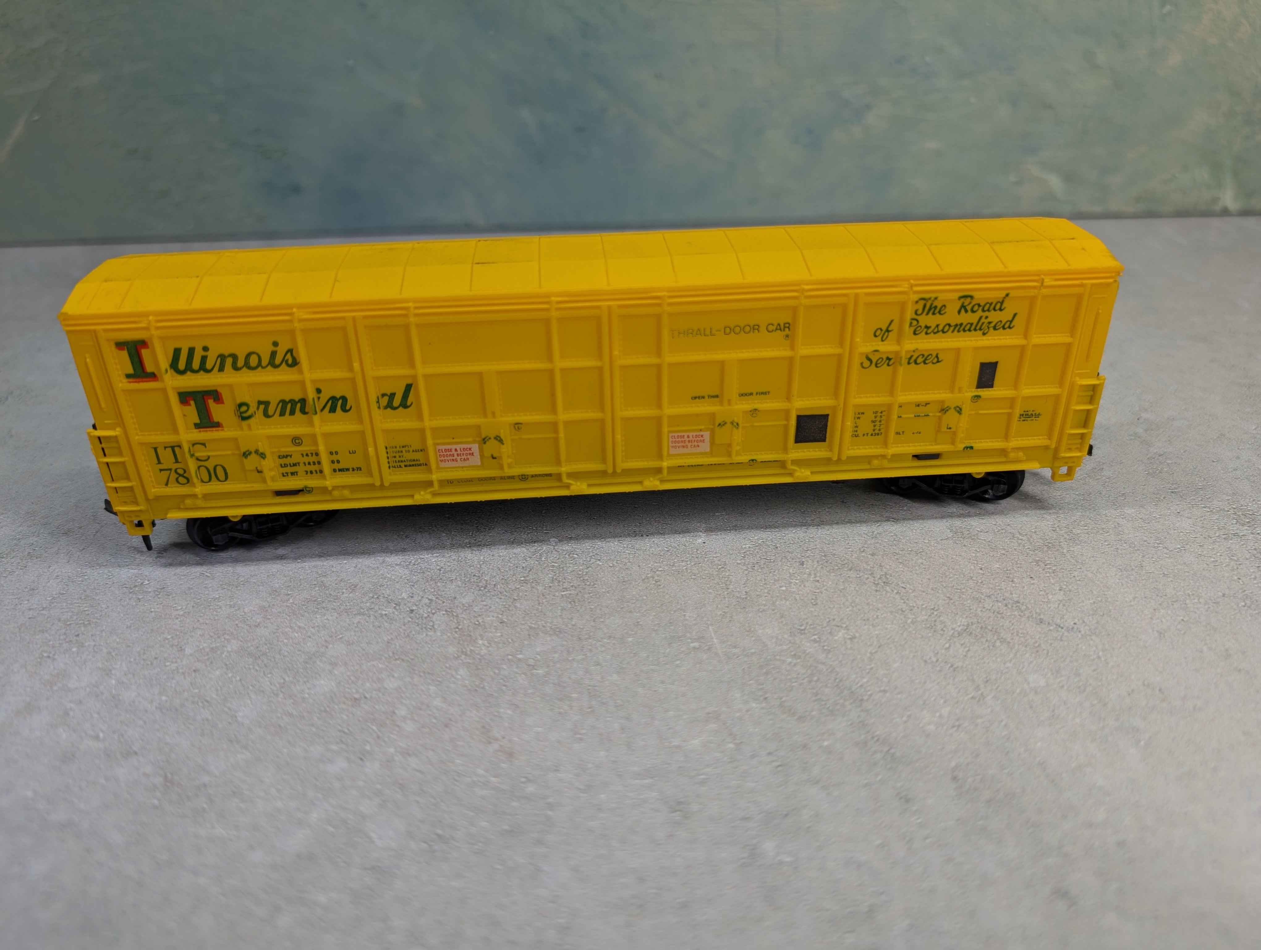 USED Life-Like HO Scale Thrall Door Box Car Illinois Terminal ITC #7800