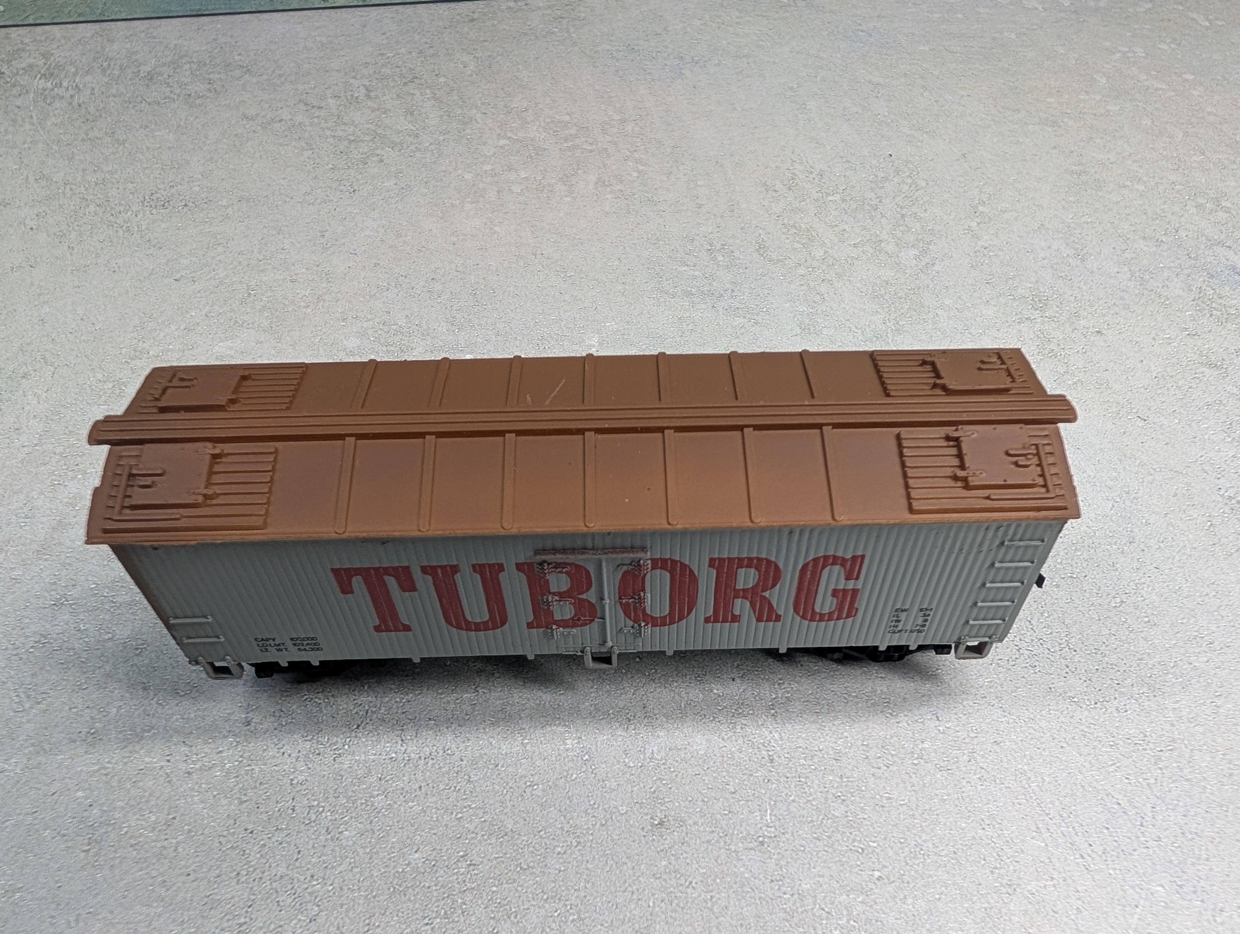 USED Life-Like HO Scale 38' Wooden Reefer Box Car Tuborg