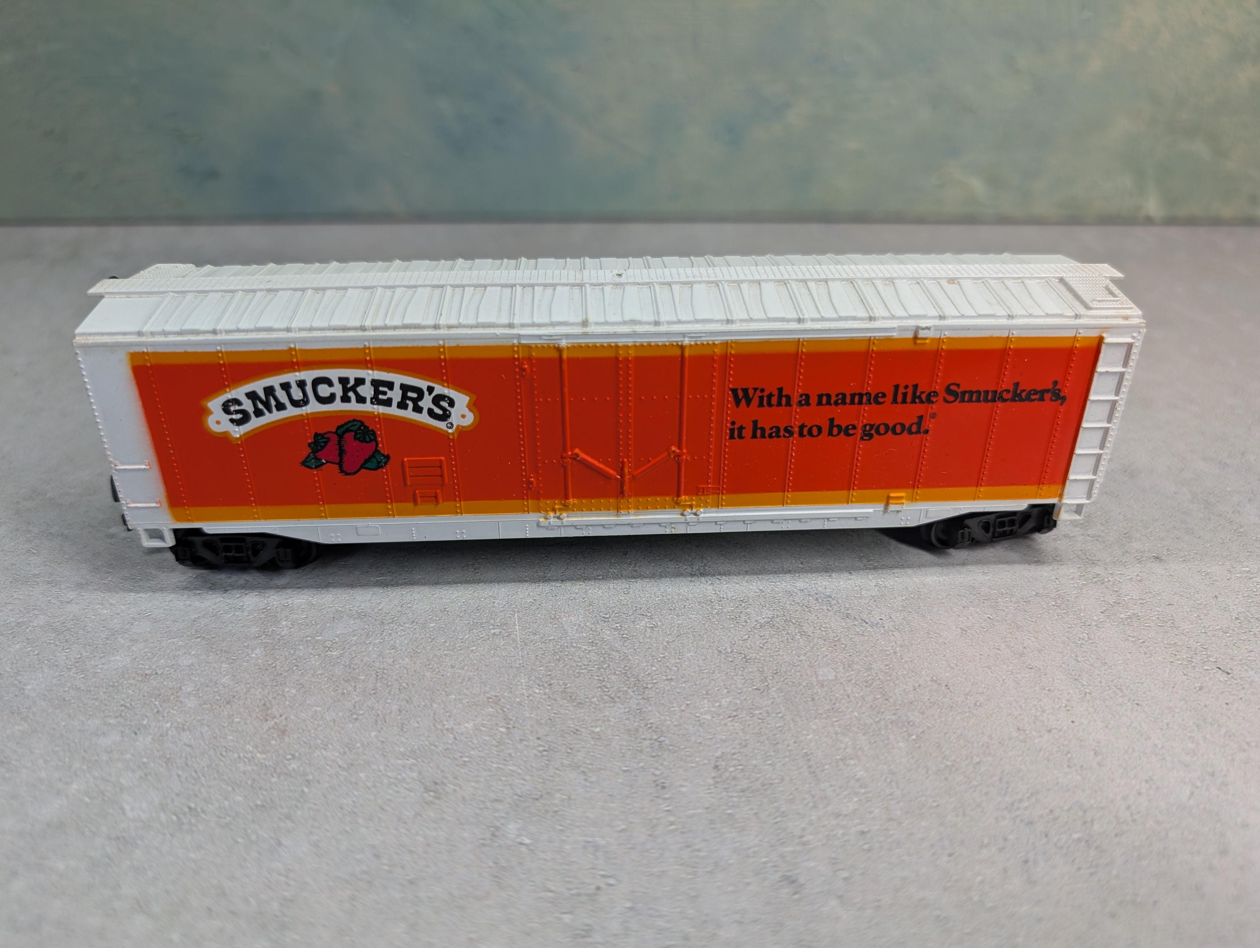 USED Bachmann HO Scale 50' Box Car Smucker's