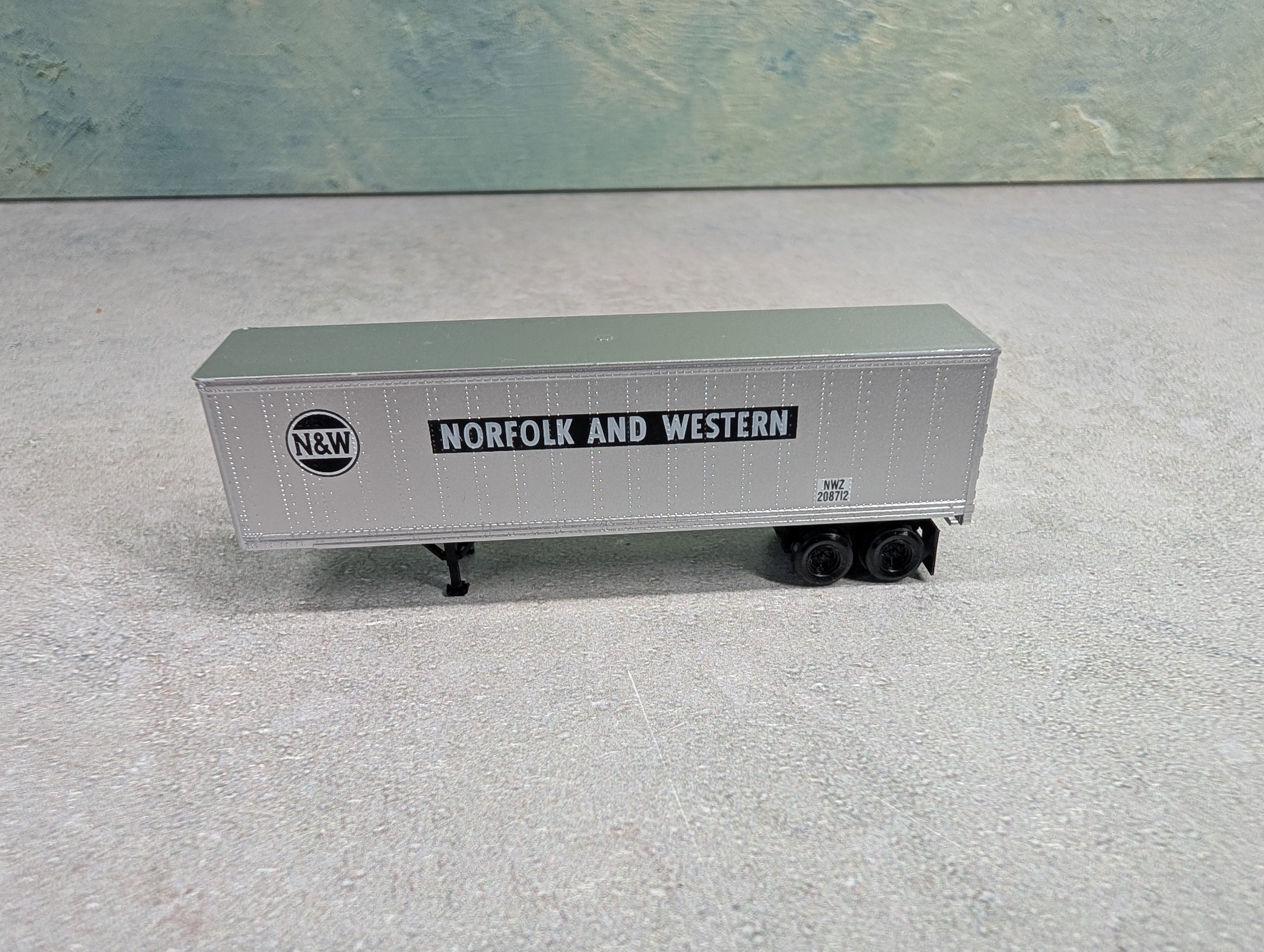 USED Micro-Trains N Scale 40' Trailer Norfolk & Western NWZ #208712