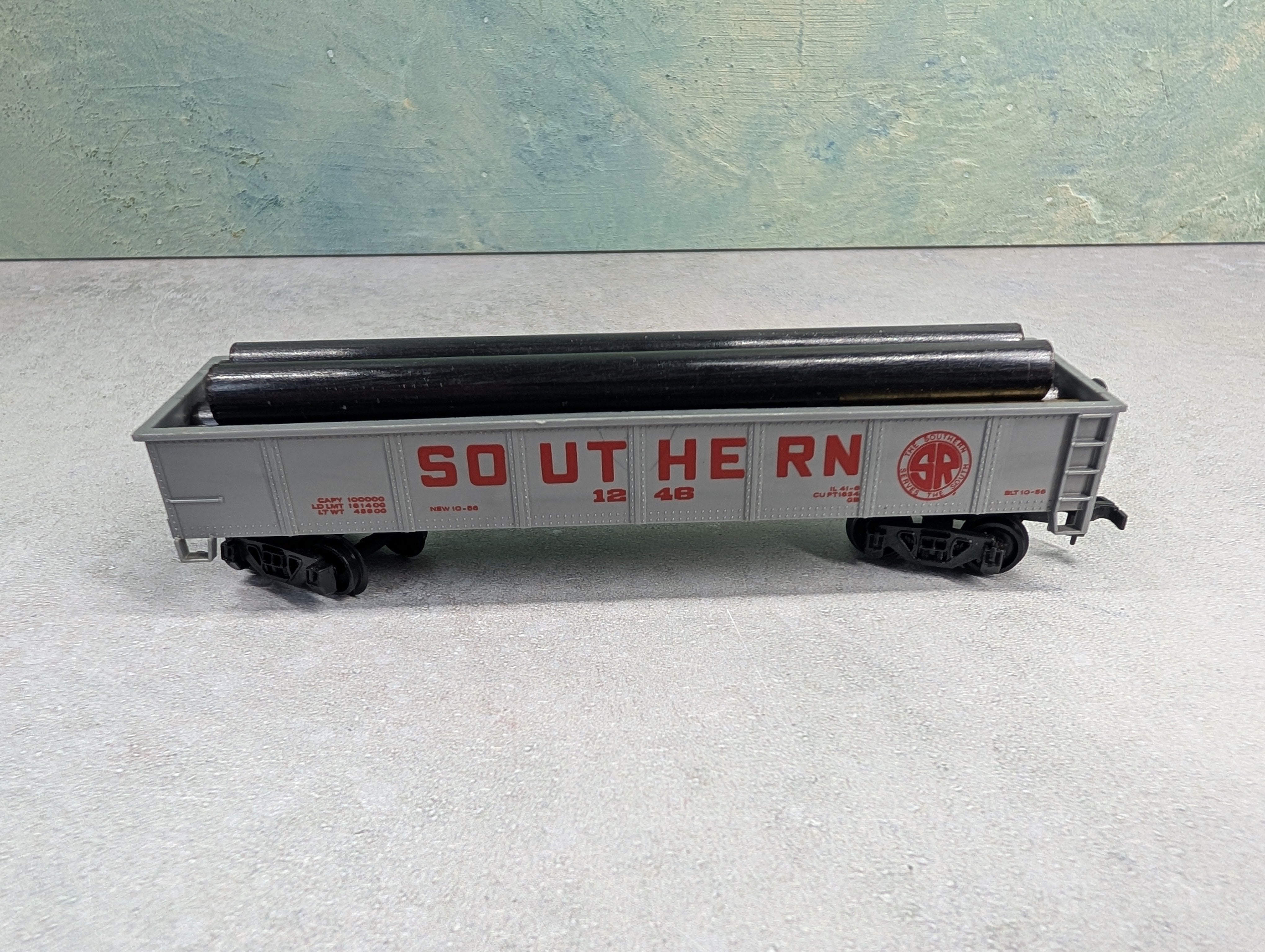 USED Bachmann HO Scale 40' Gondola Southern #1246 w/ Custom Pipe Load
