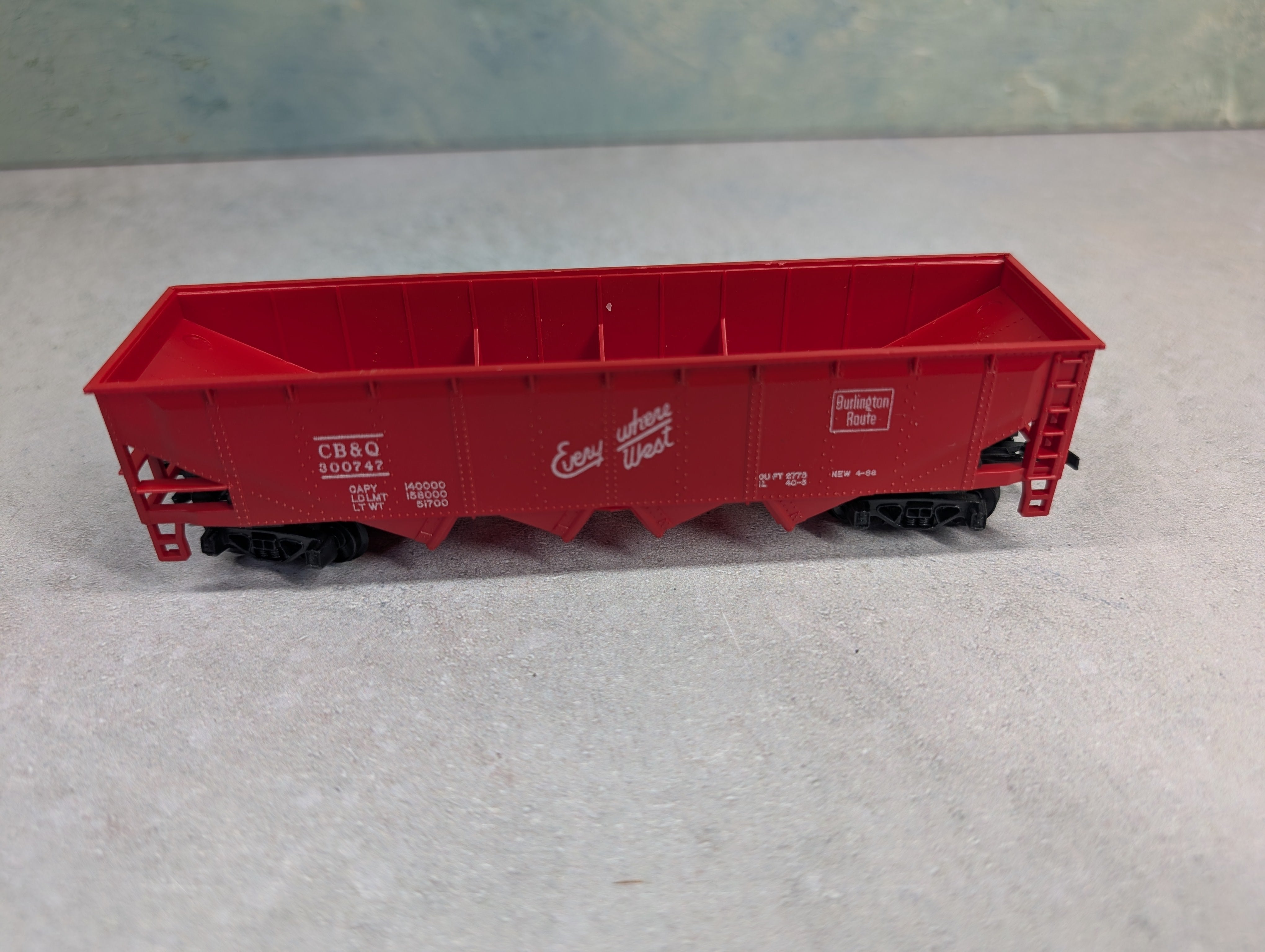 USED Tyco HO Scale Quad Hopper Burlington CB&Q #300747