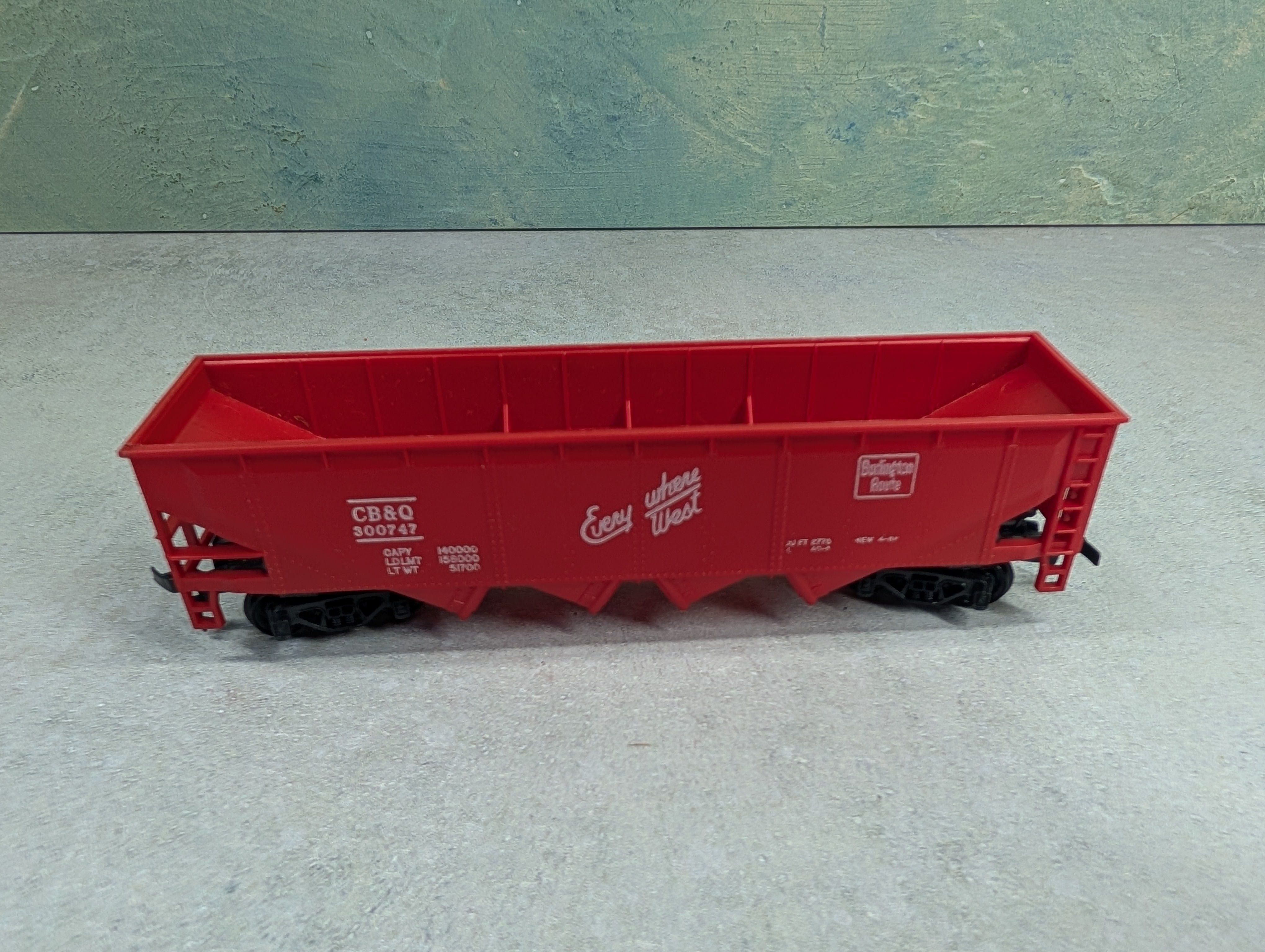 USED Tyco HO Scale Quad Hopper Burlington CB&Q #300747