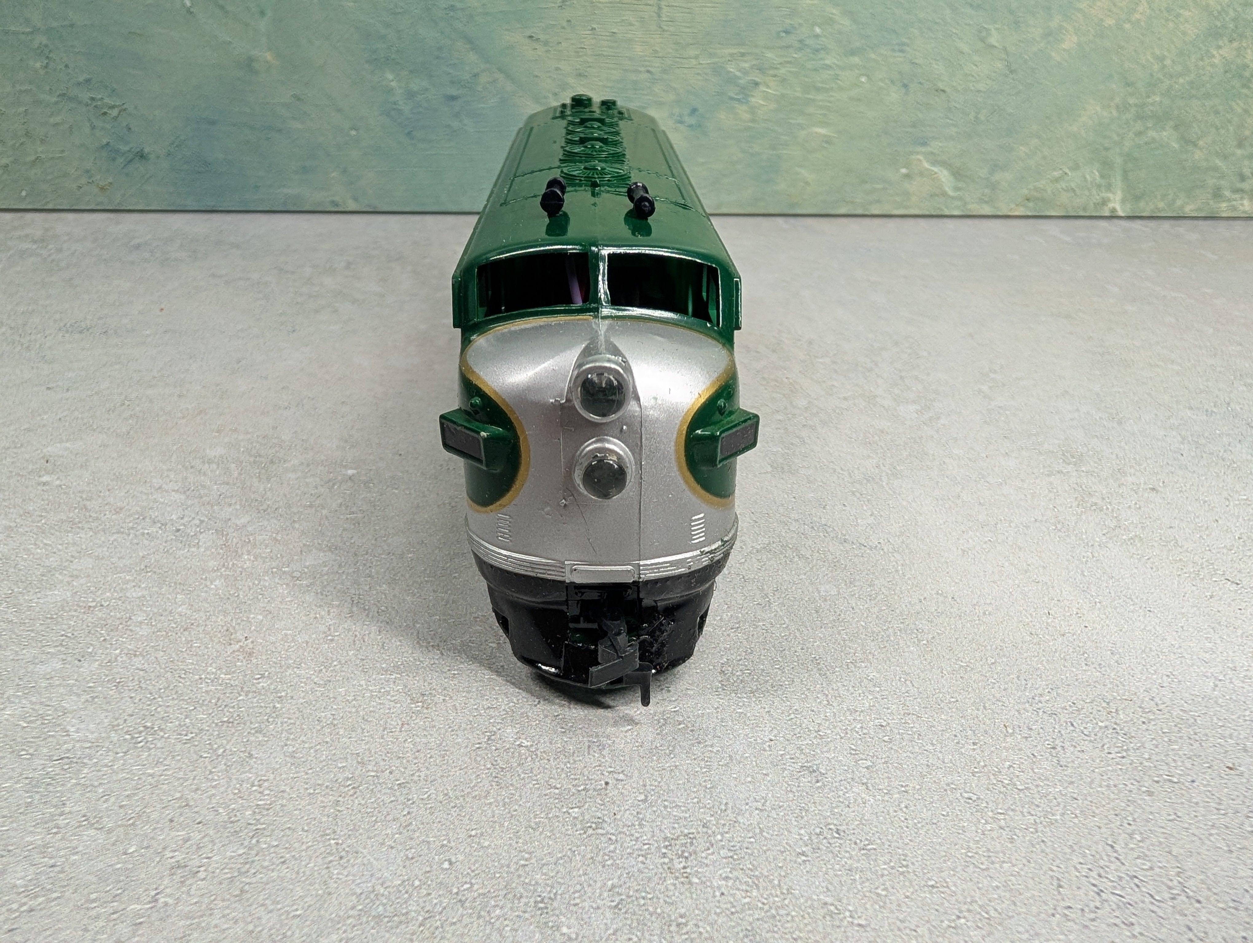 USED Life-Like HO Scale F-7A Diesel Locomotive Southern #6130 Parts/Repairs DC