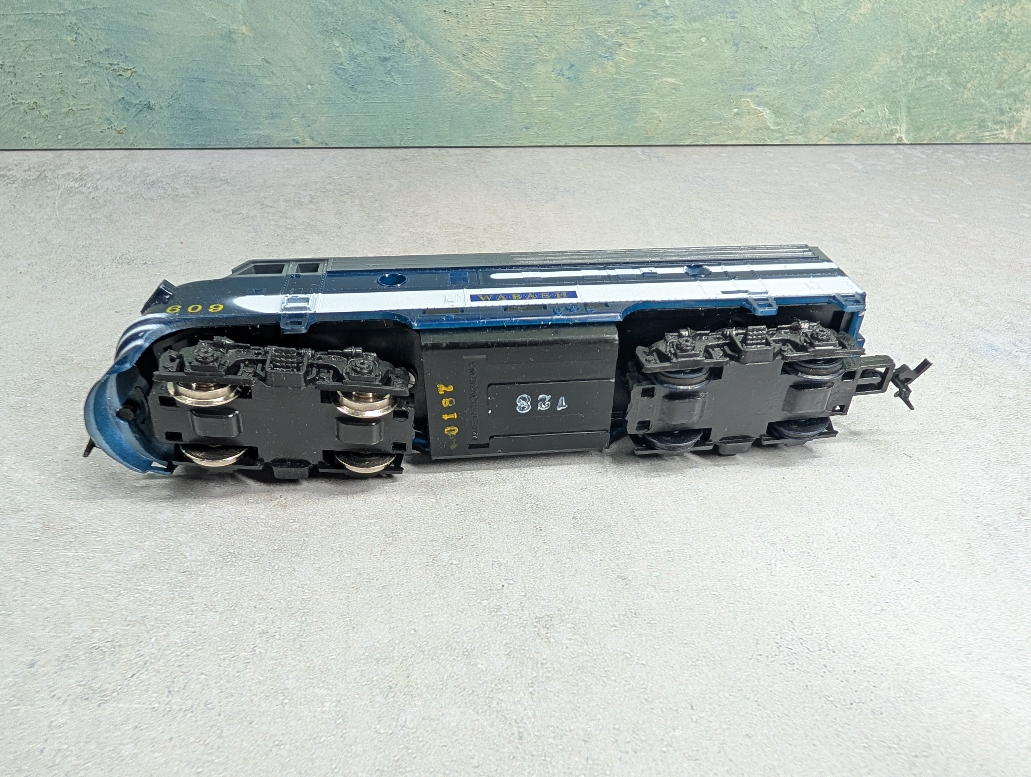 USED Life-Like HO Scale F-7A Diesel Locomotive Wabash #609 Parts/Repairs DC