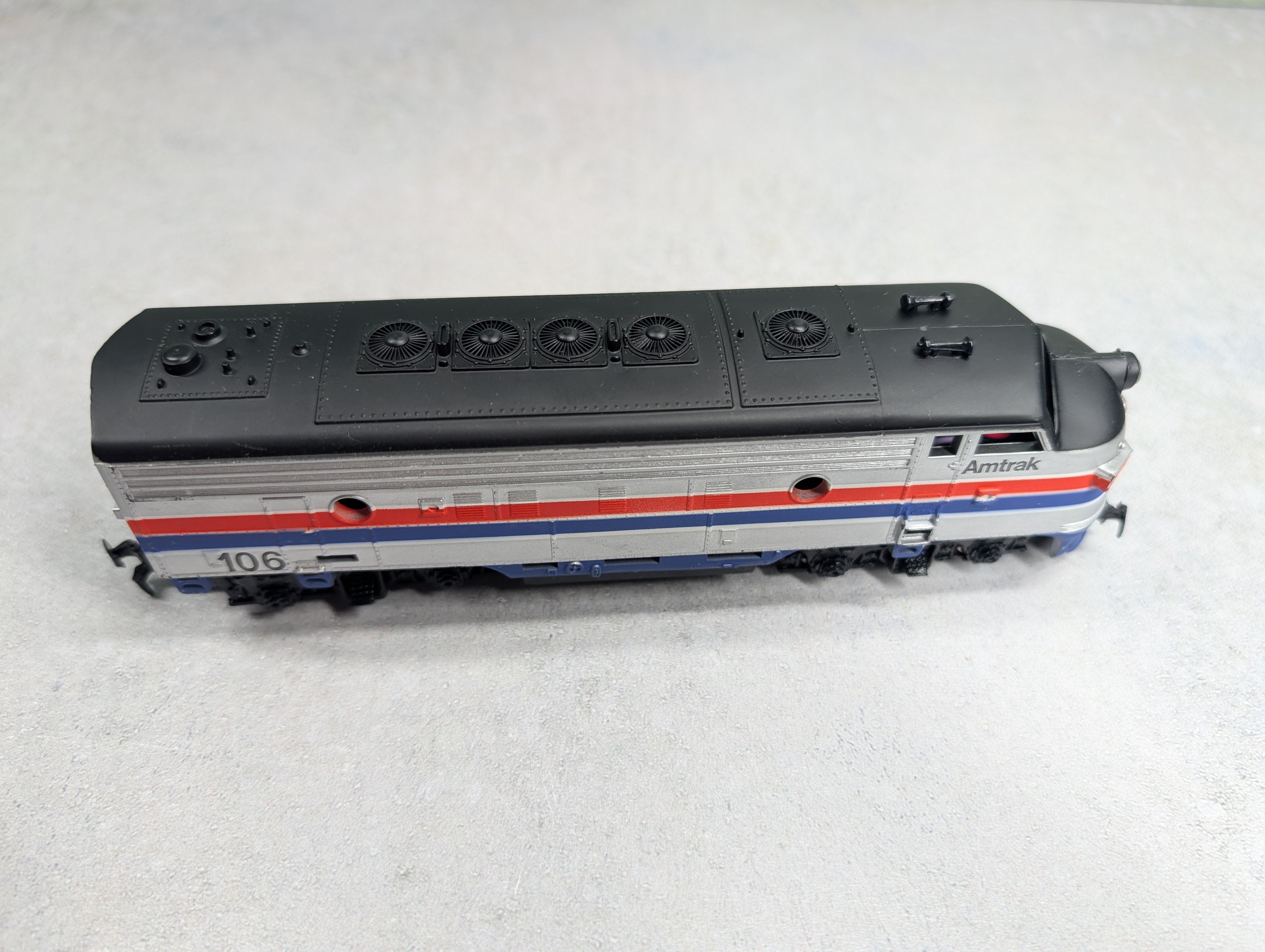 USED Life-Like HO Scale F-7A Diesel Locomotive Amtrak #106 Parts/Repairs DC